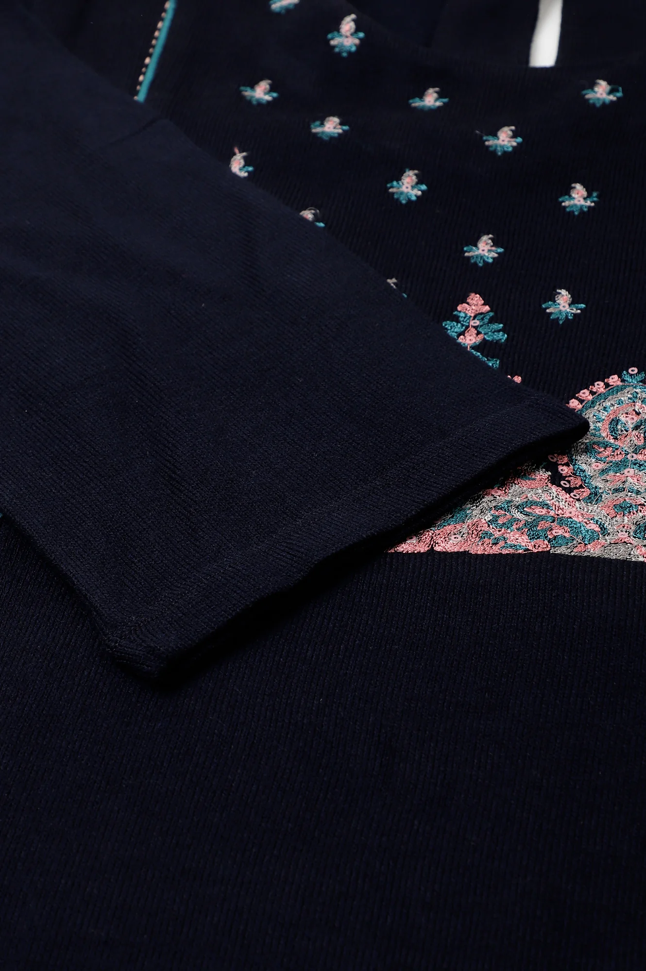 Blue A-Line Floral Printed Plus Size Winter kurta - Image 8