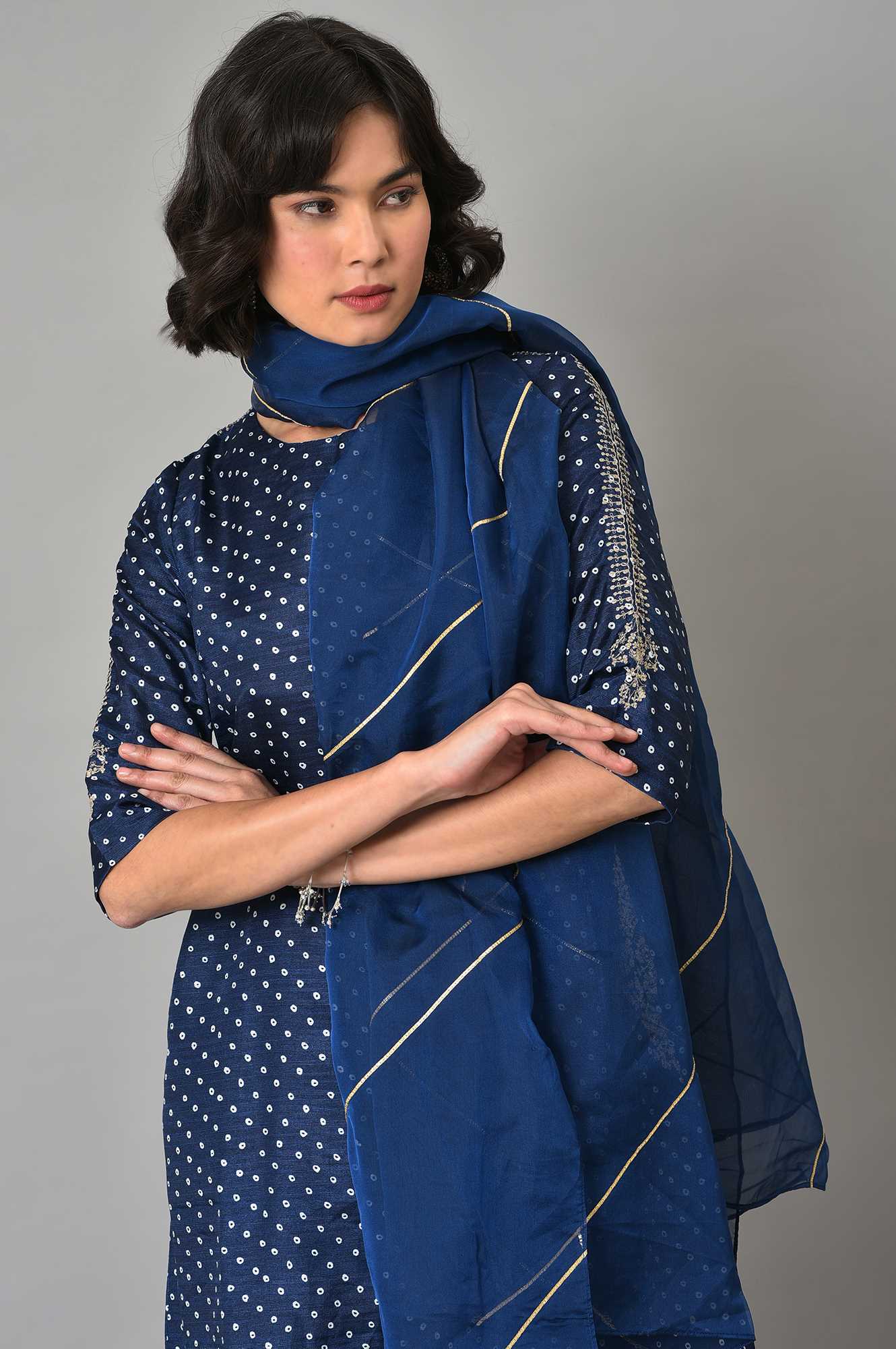 Blue Bandhani Printed kurta With Bandhani Pants And Organza Dupatta - Image 6