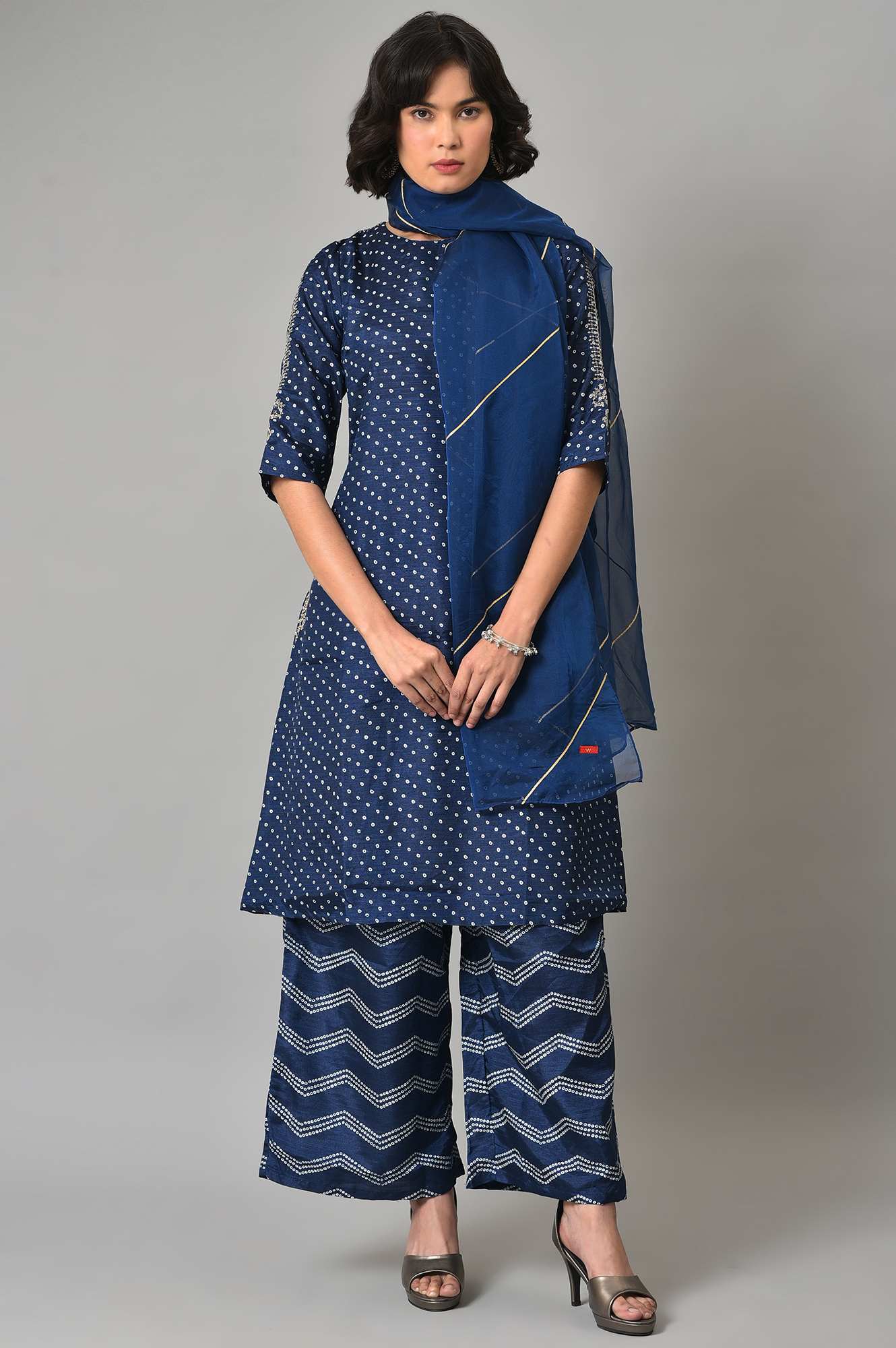 Blue Bandhani Printed kurta With Bandhani Pants And Organza Dupatta - Image 9