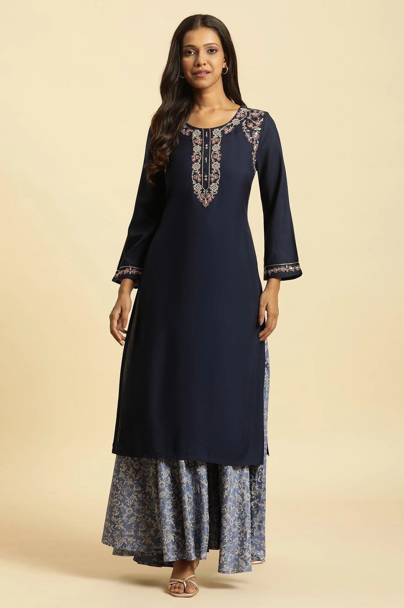 Blue Chunky Thread Embroidered Straight Festive Kurta - Image 3