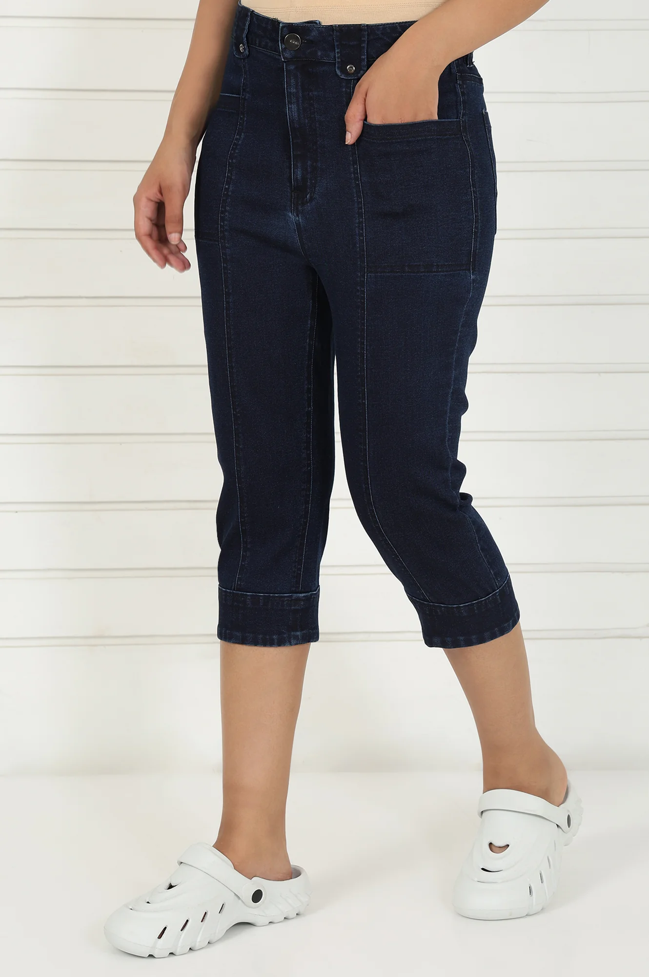 Elleven Women's Blue Denim Lycra Mid Rise Calf Length Capri with YKK Zipper - Image 3