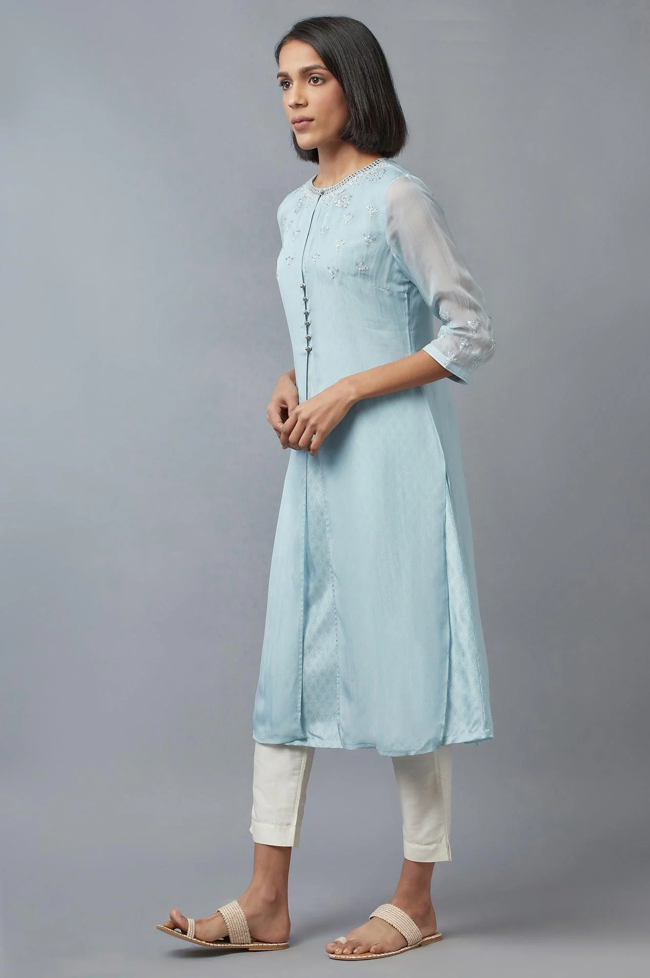 Blue Embroidered Gillet with Textured kurta - Image 3