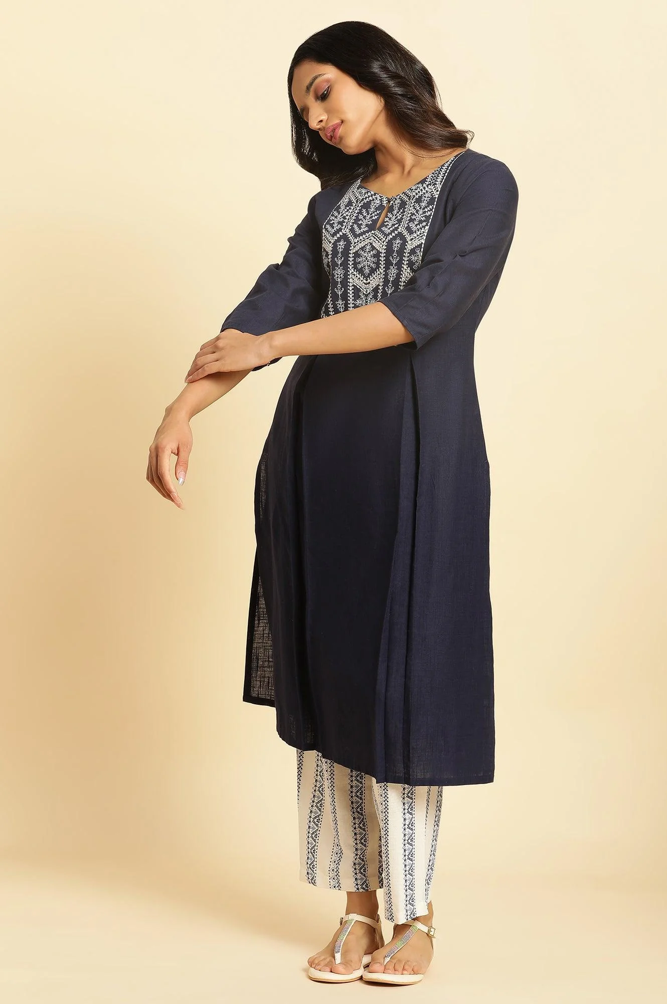 Blue Dori Embroidered Pure Cotton Straight Kurta with Pleats on Yoke - Image 5