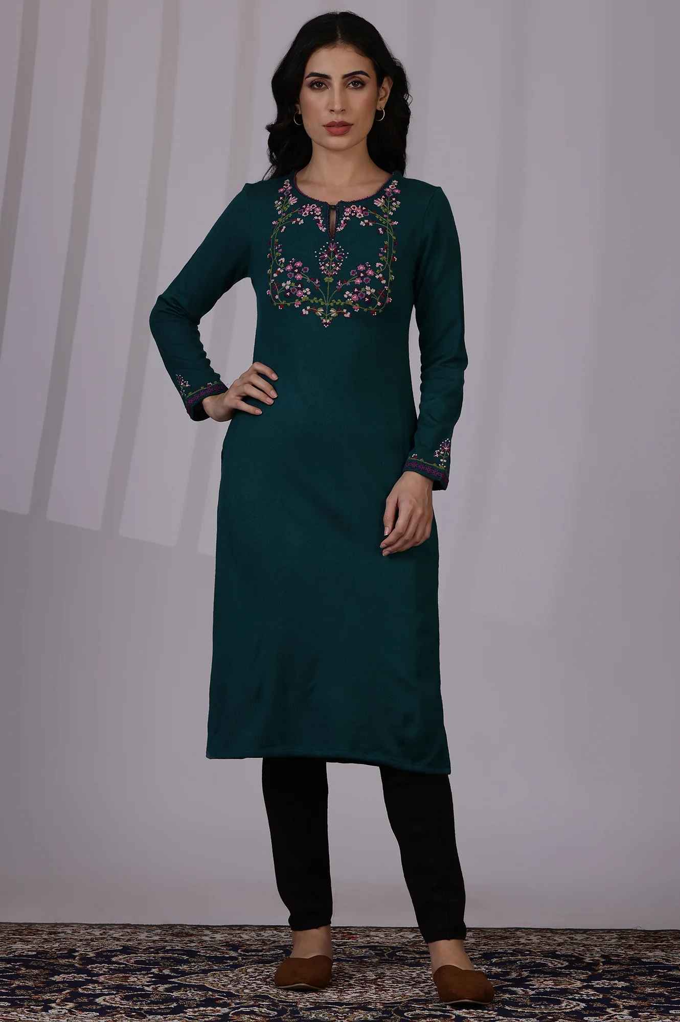 Blue Embroidered Thread Work Acrylic Straight Kurta - Image 2