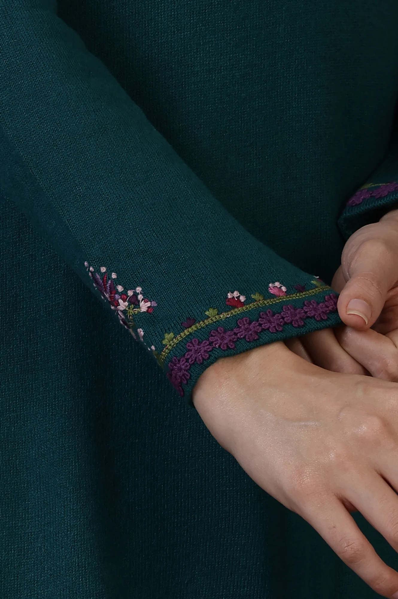 Blue Embroidered Thread Work Acrylic Straight Kurta - Image 7