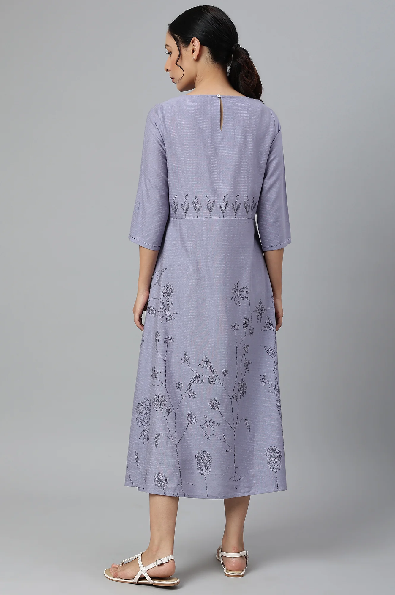 Blue Floral kurta With Kantha Details - Image 5