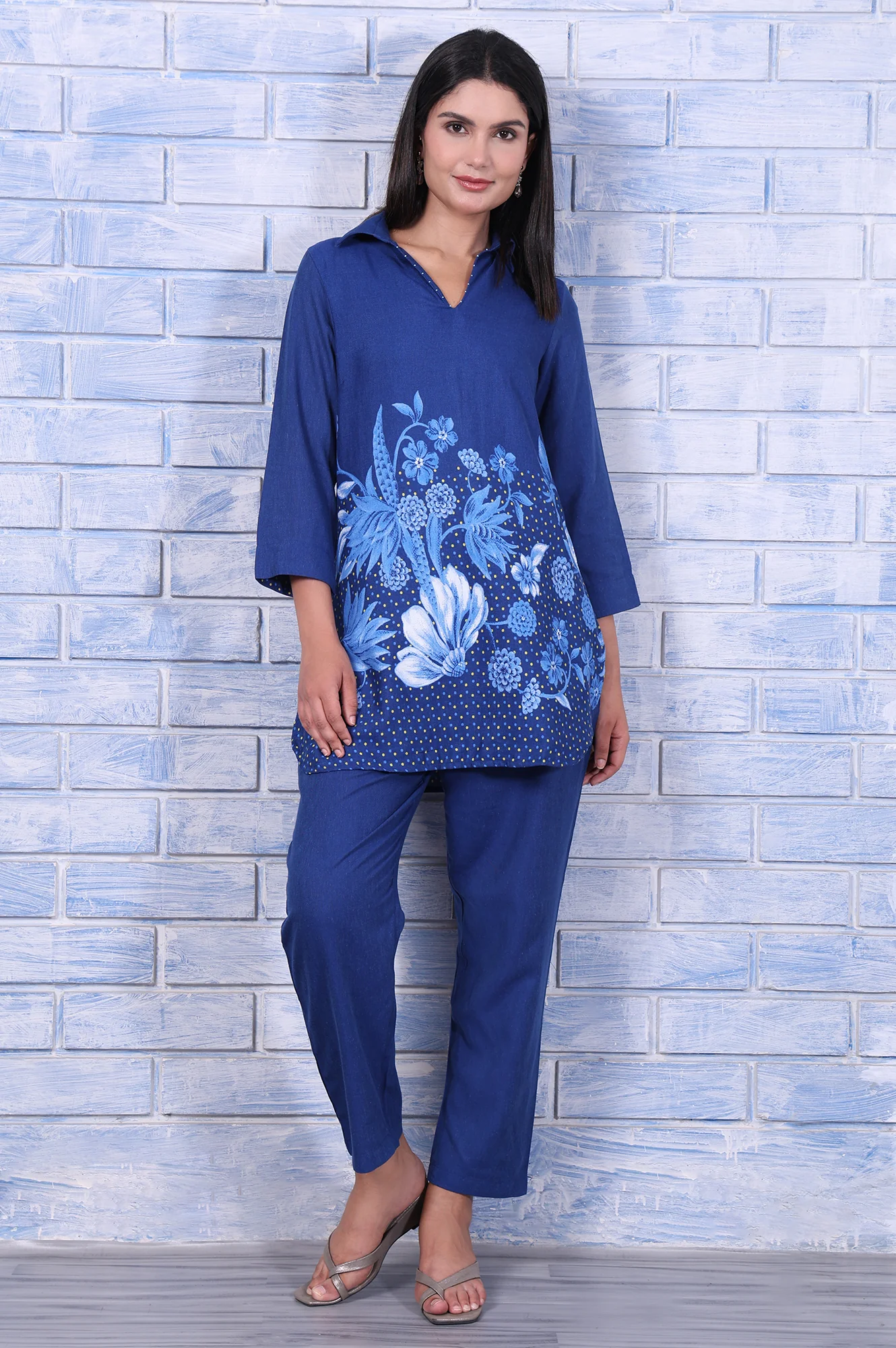 Blue Floral Printed Beads Rayon Flax Straight Kurta And Straight Pant Set - Image 2