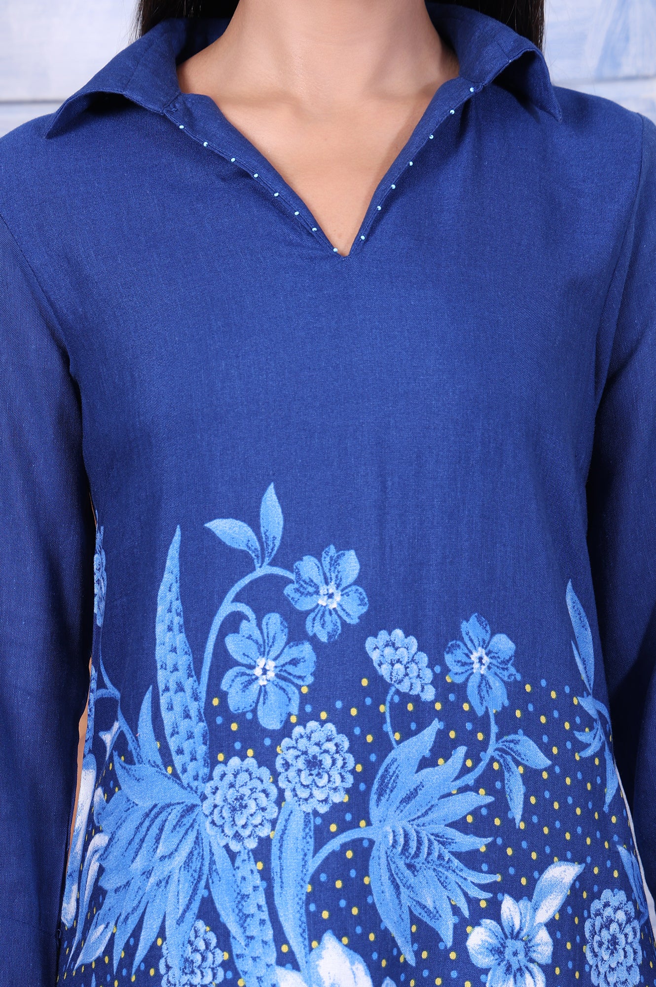 Blue Floral Printed Beads Rayon Flax Straight Kurta And Straight Pant Set - Image 3