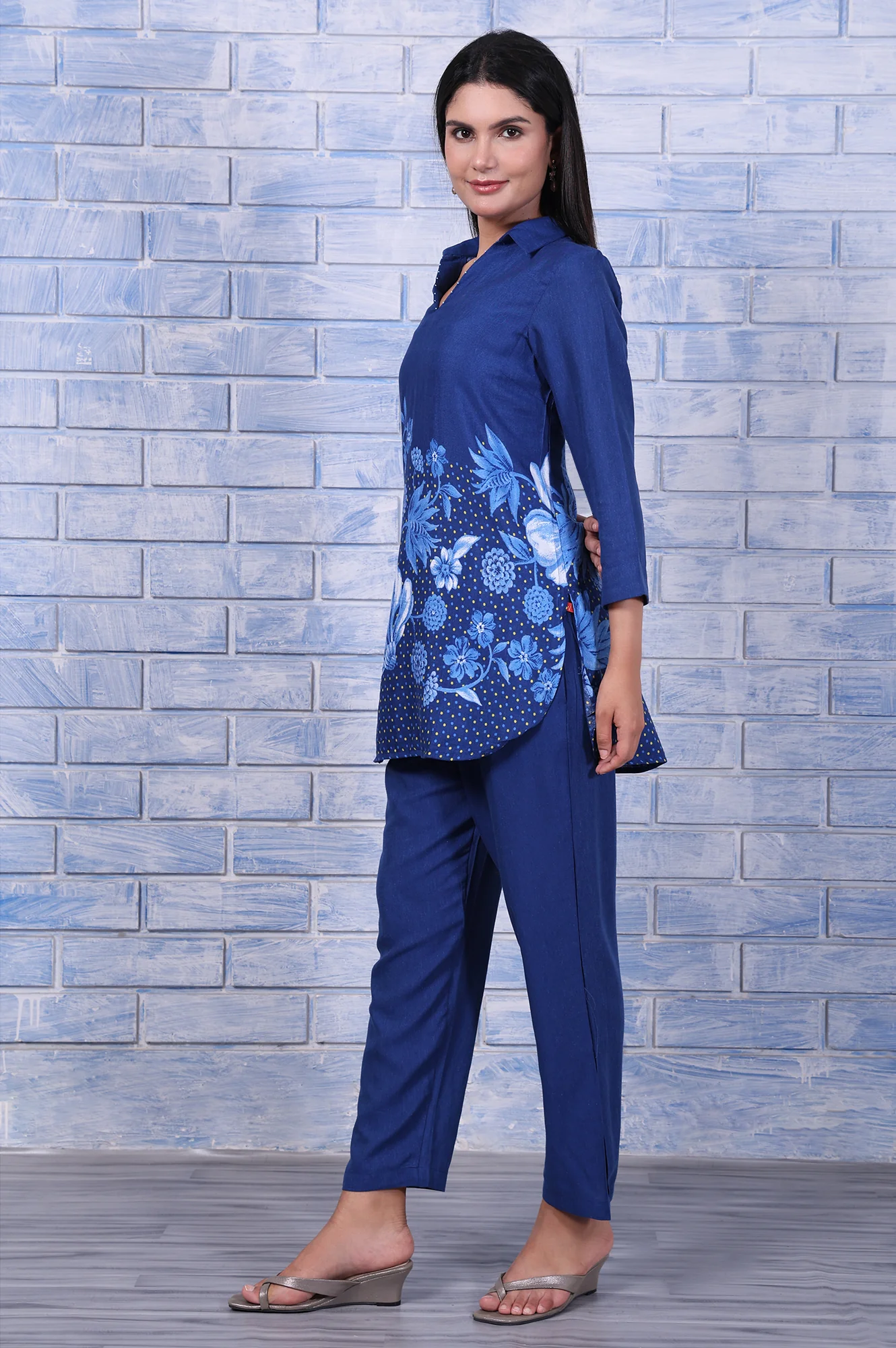 Blue Floral Printed Beads Rayon Flax Straight Kurta And Straight Pant Set - Image 4