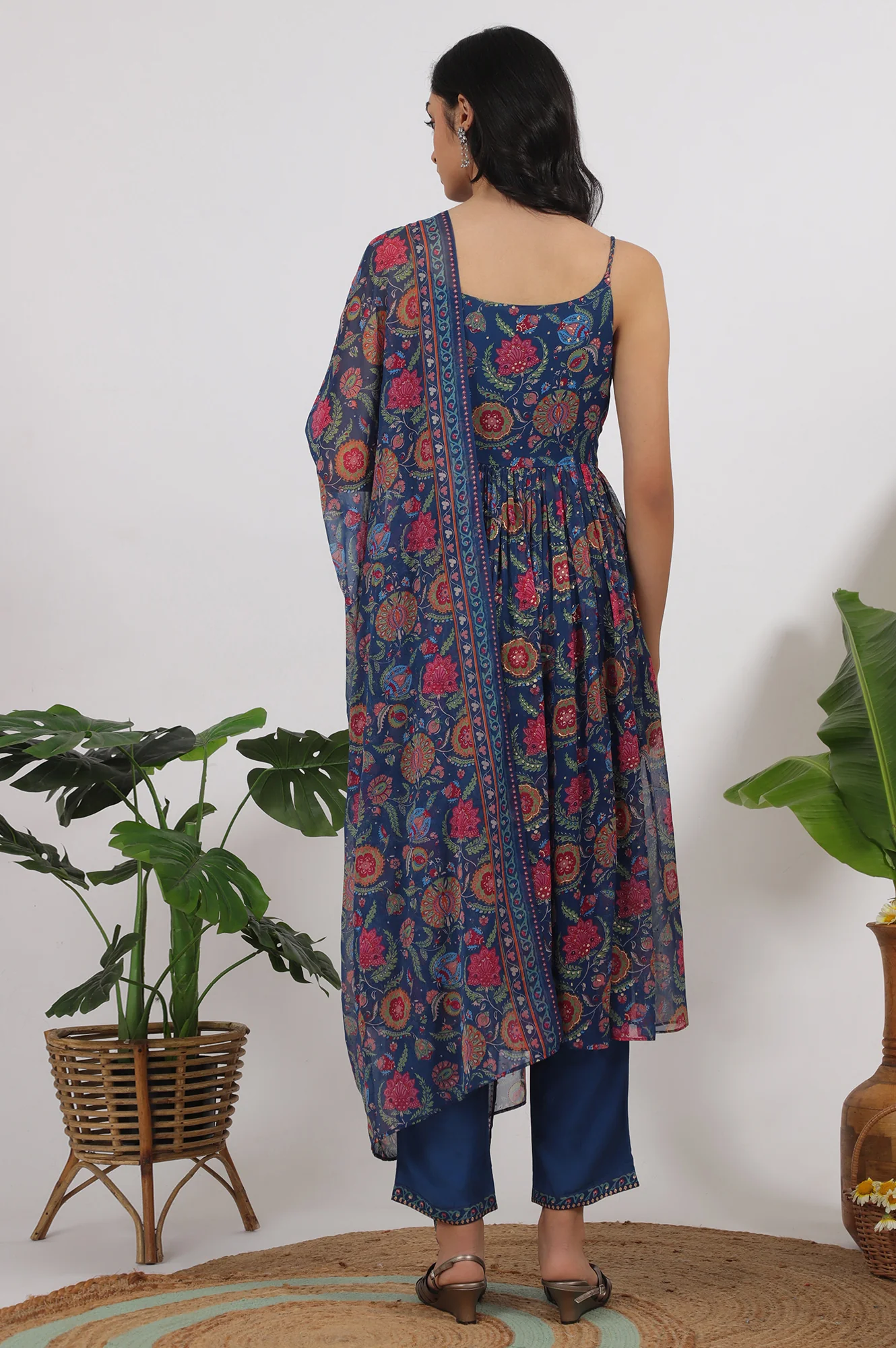 Blue Floral Printed Chiffon Spaghetti Kurta, Pants and Dupatta Set - Image 6