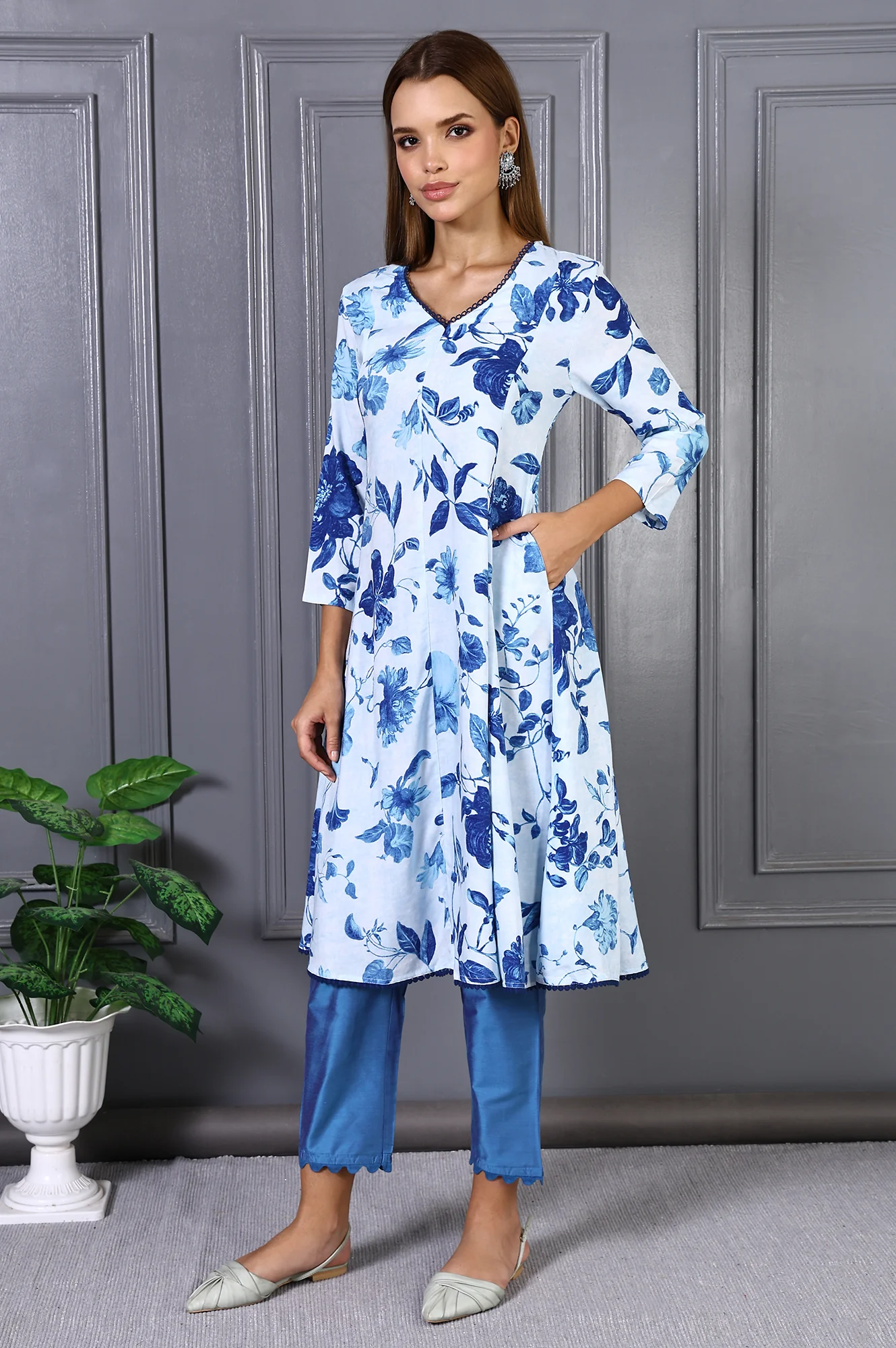 Blue Floral Printed Lace Rayon Flared Kurta - Image 4