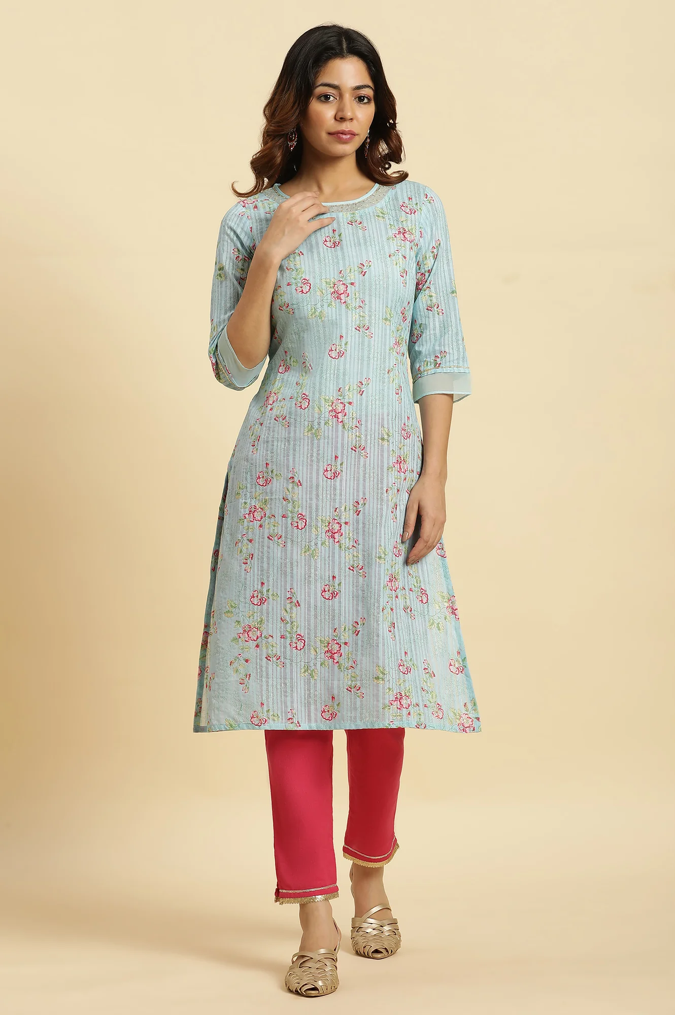 Blue Floral Printed Light Festive Kurta - Image 2