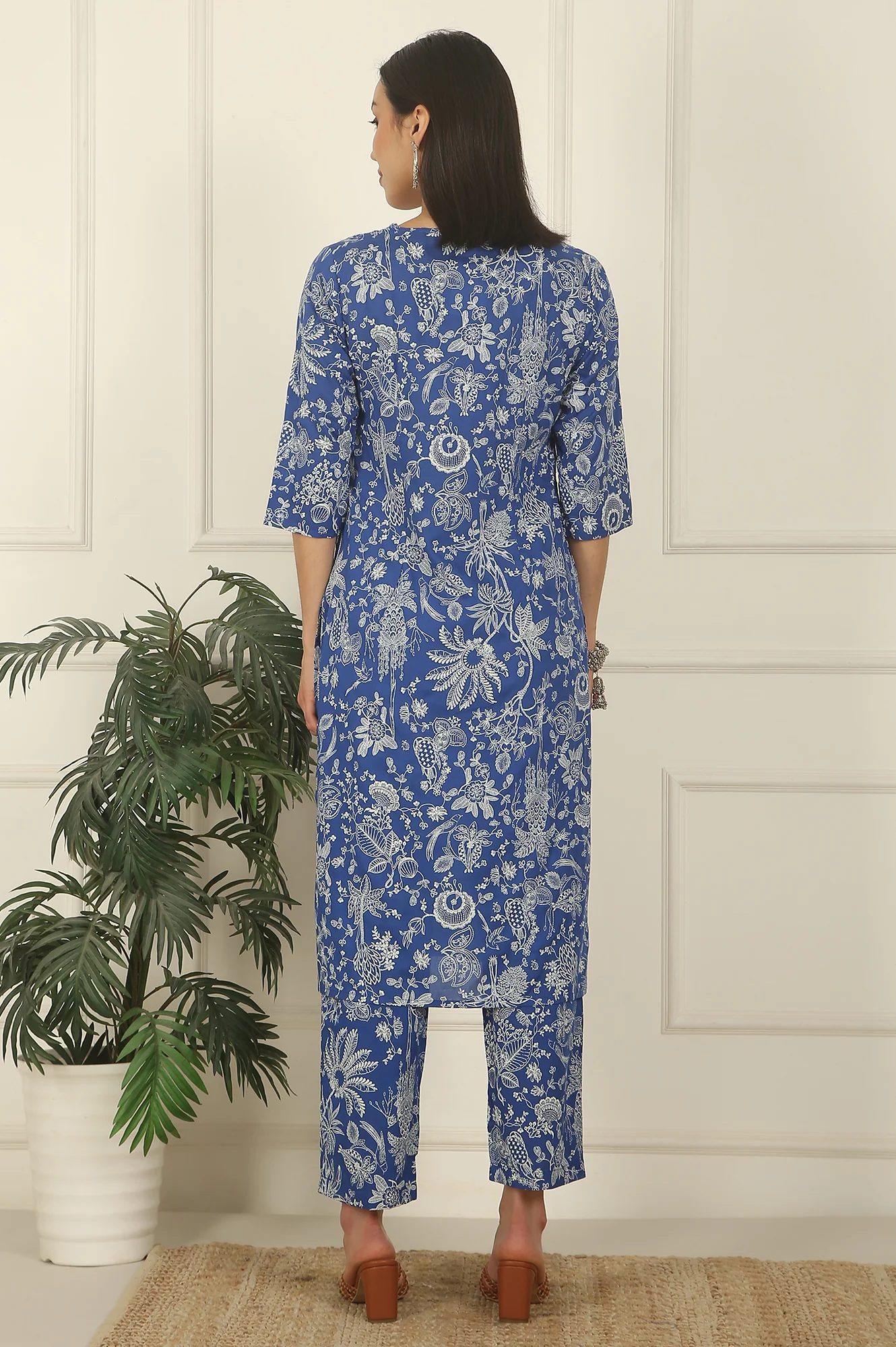 Blue Floral Printed Modal Straight Kurta and Pants Co-ord Set - Image 6