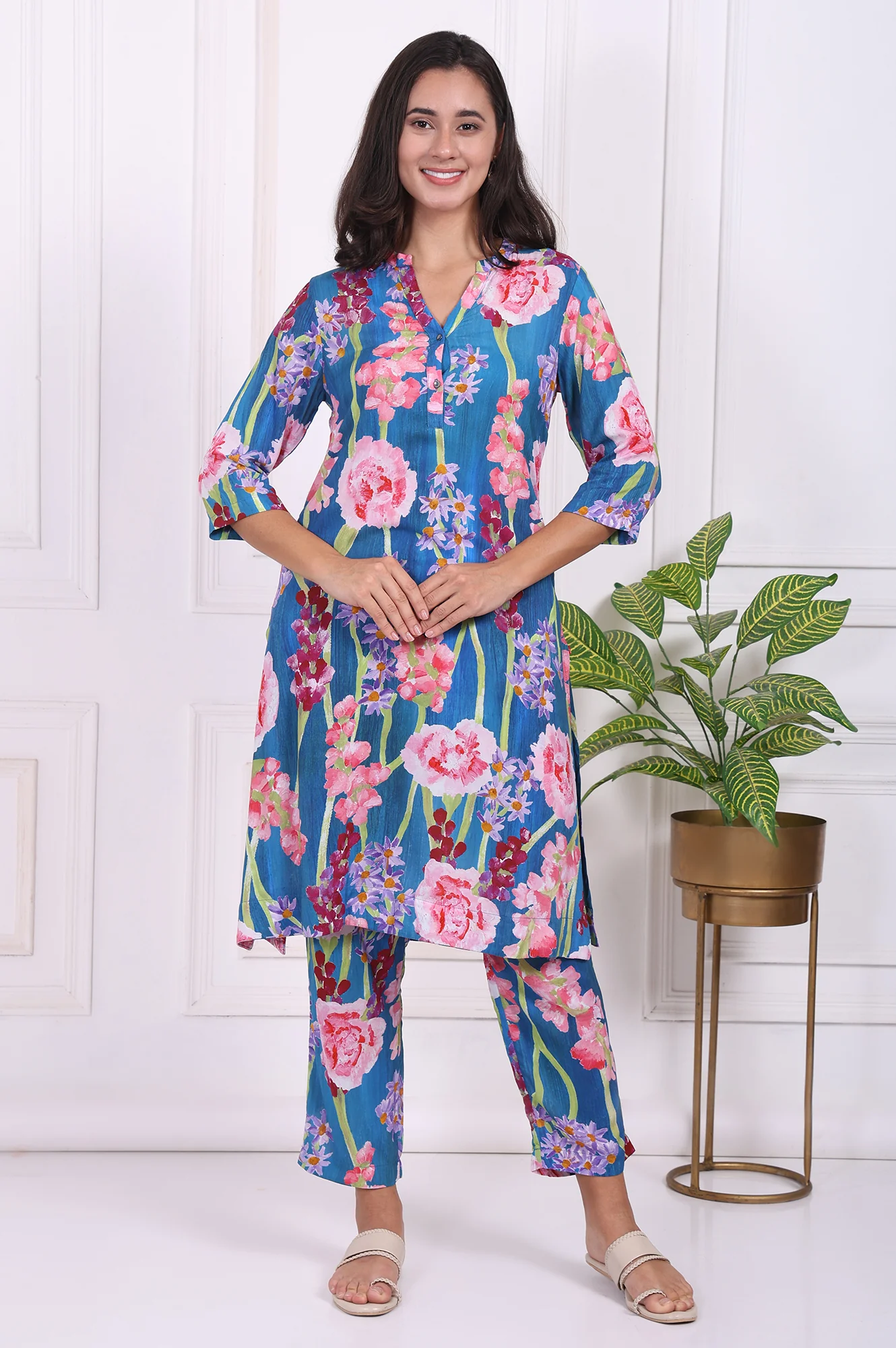 Blue Floral Printed Modal Straight Kurta - Image 2