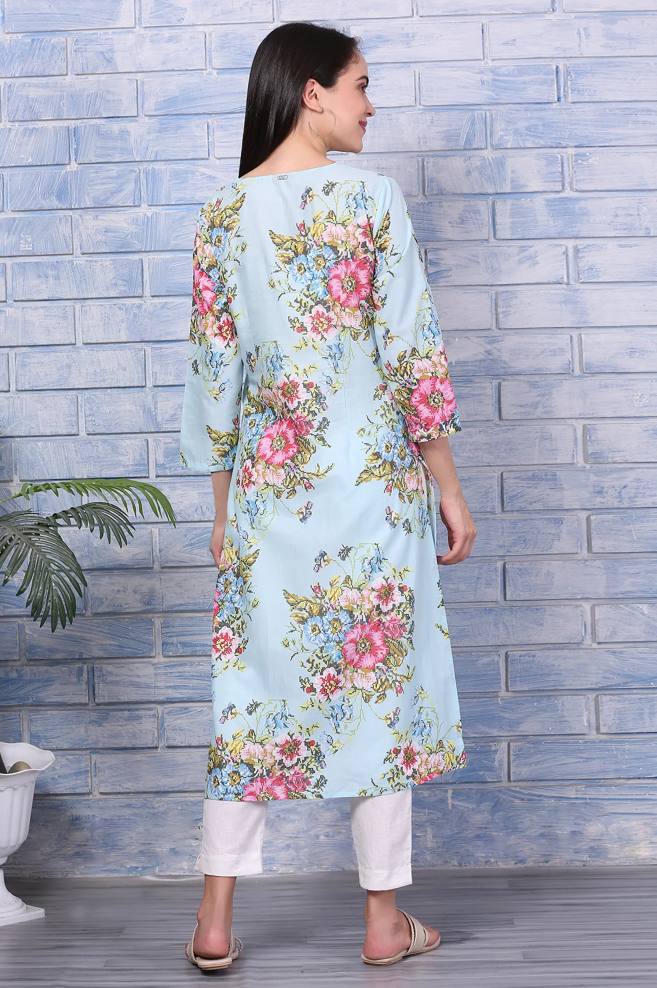 Blue Floral Printed Pure Cotton Straight Kurta - Image 5
