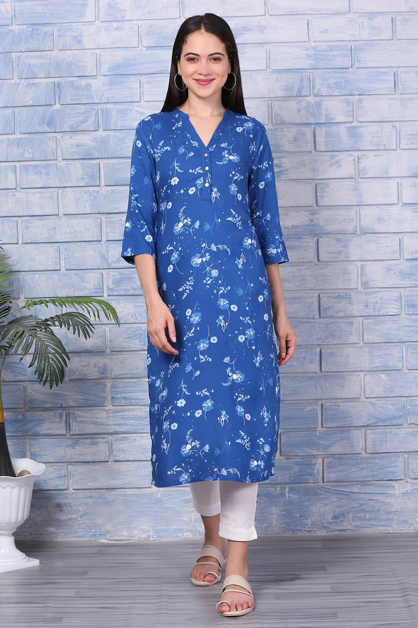 Blue Floral Printed Rayon Straight Casual Kurta - Image 2