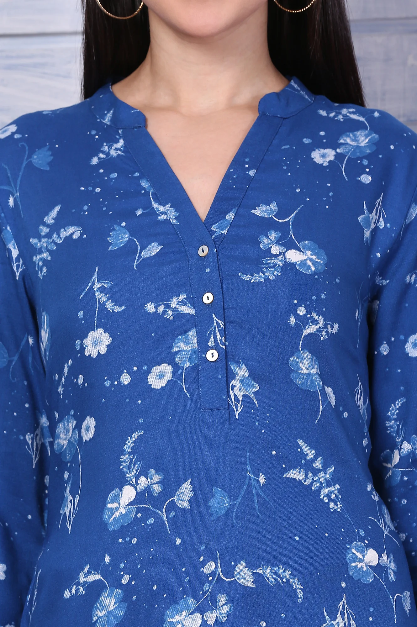 Blue Floral Printed Rayon Straight Casual Kurta - Image 3