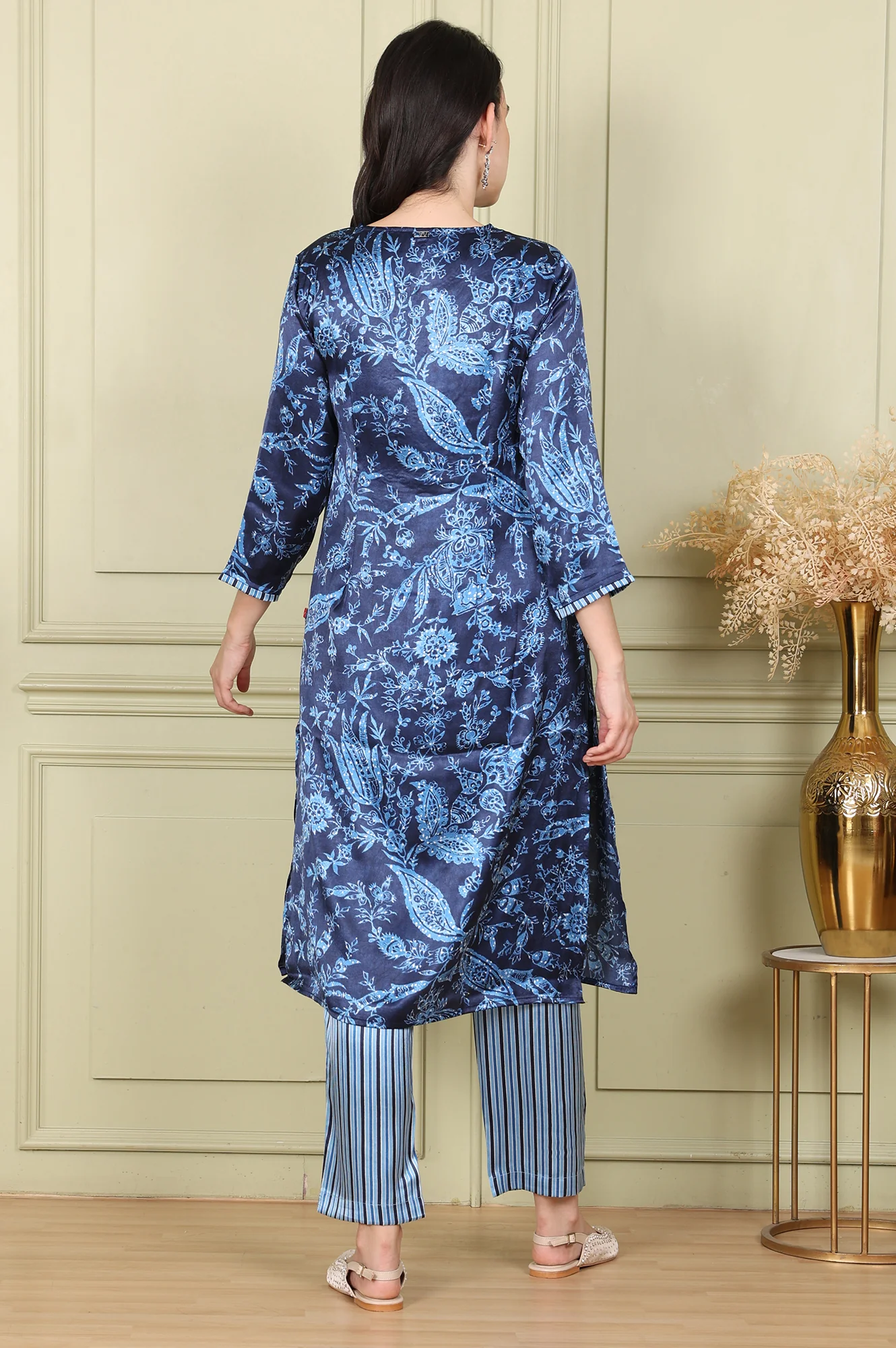 Blue Floral Printed With Thread Work Japenese Satin Kurta And Pants Set - Image 5