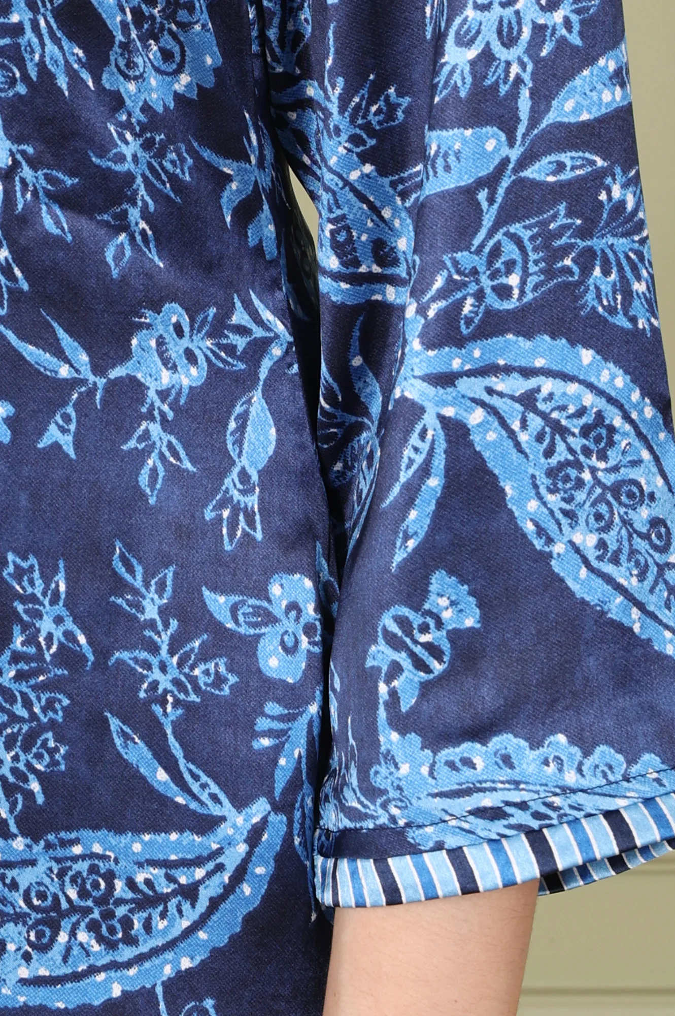 Blue Floral Printed With Thread Work Japenese Satin Kurta And Pants Set - Image 7