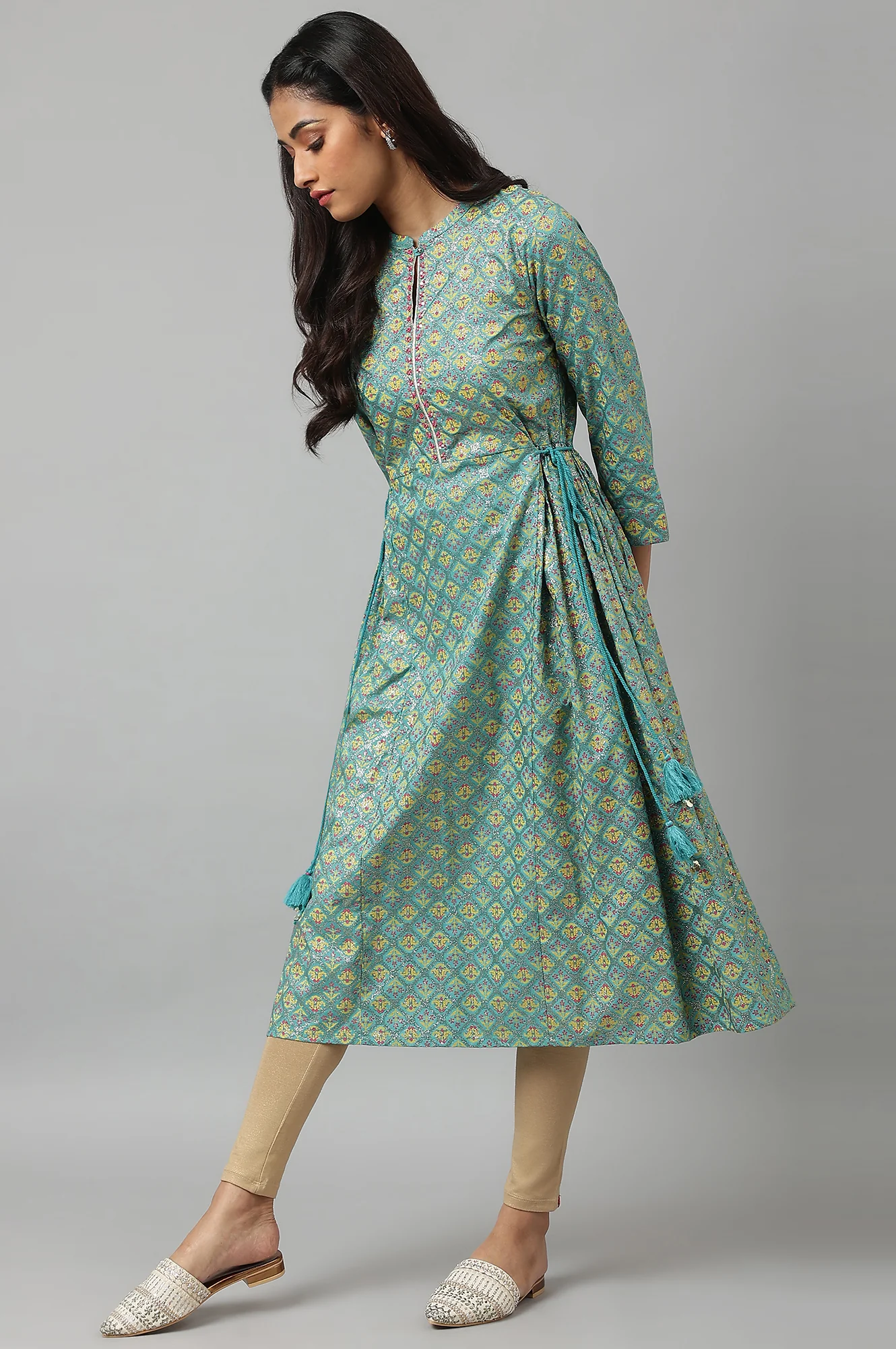Blue Gathered kurta With Bead Work - Image 3