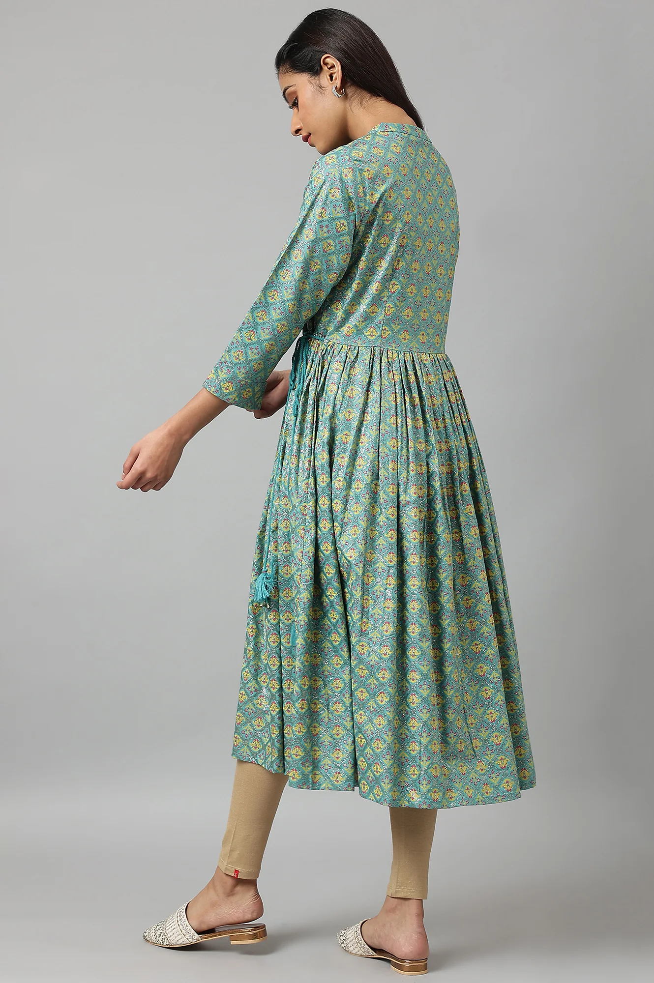 Blue Gathered kurta With Bead Work - Image 4