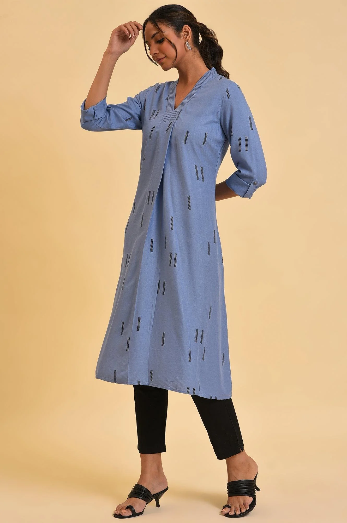Blue Geometric Print kurta & Pants Set - Image 3