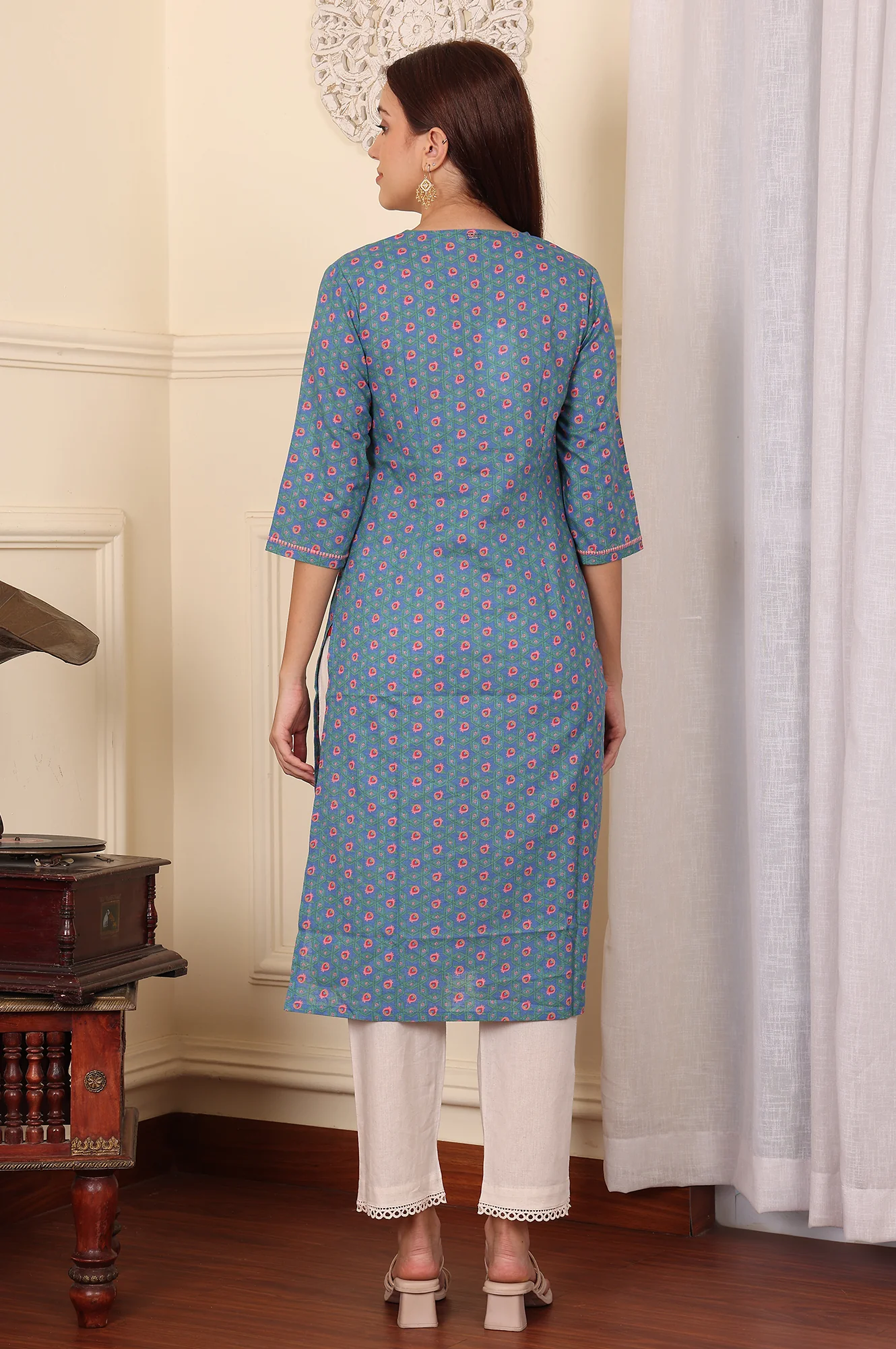 Blue Geometric Thread Work Straight Cotton Kurta - Image 5