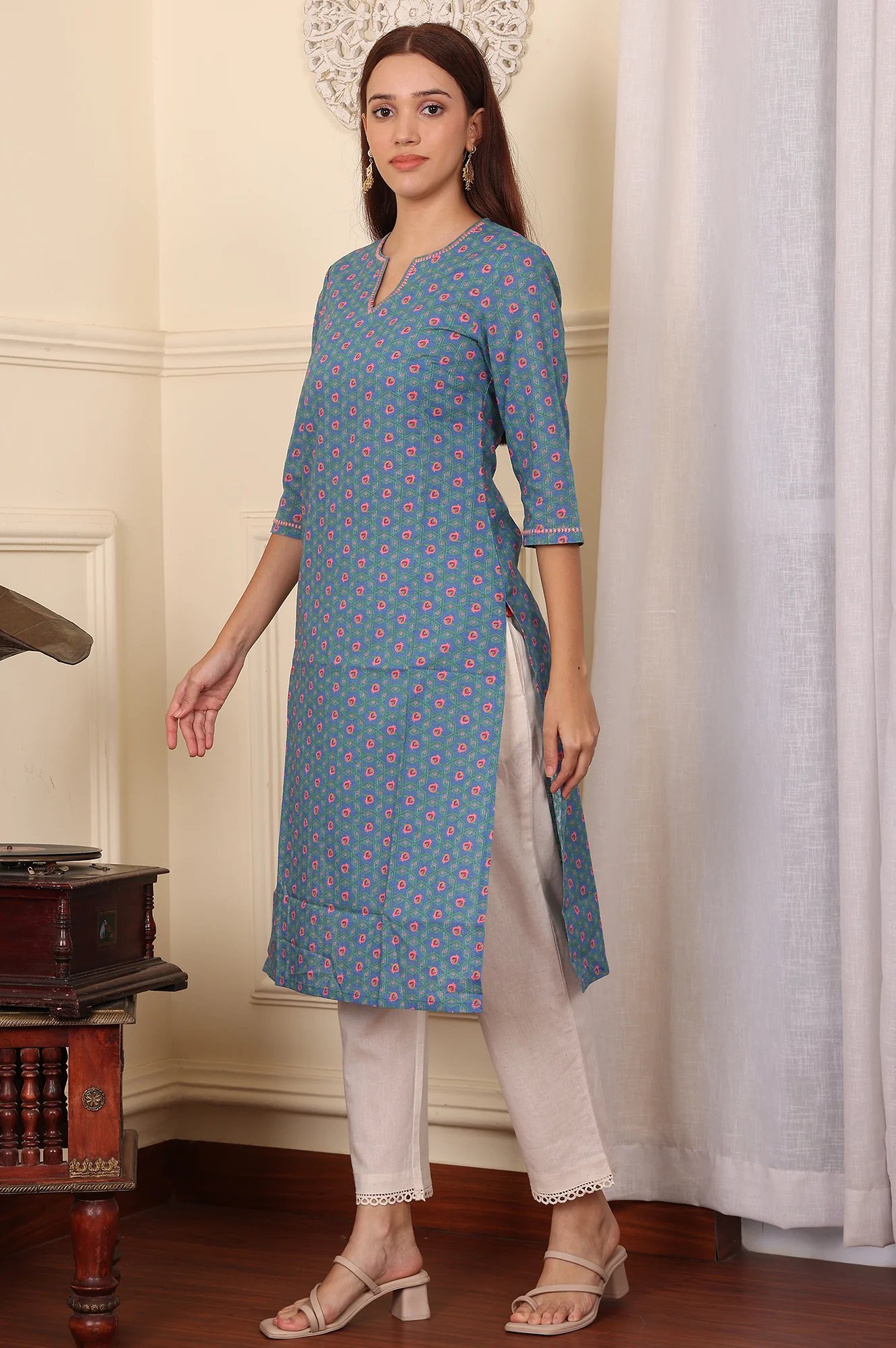 Blue Geometric Thread Work Straight Cotton Kurta - Image 6