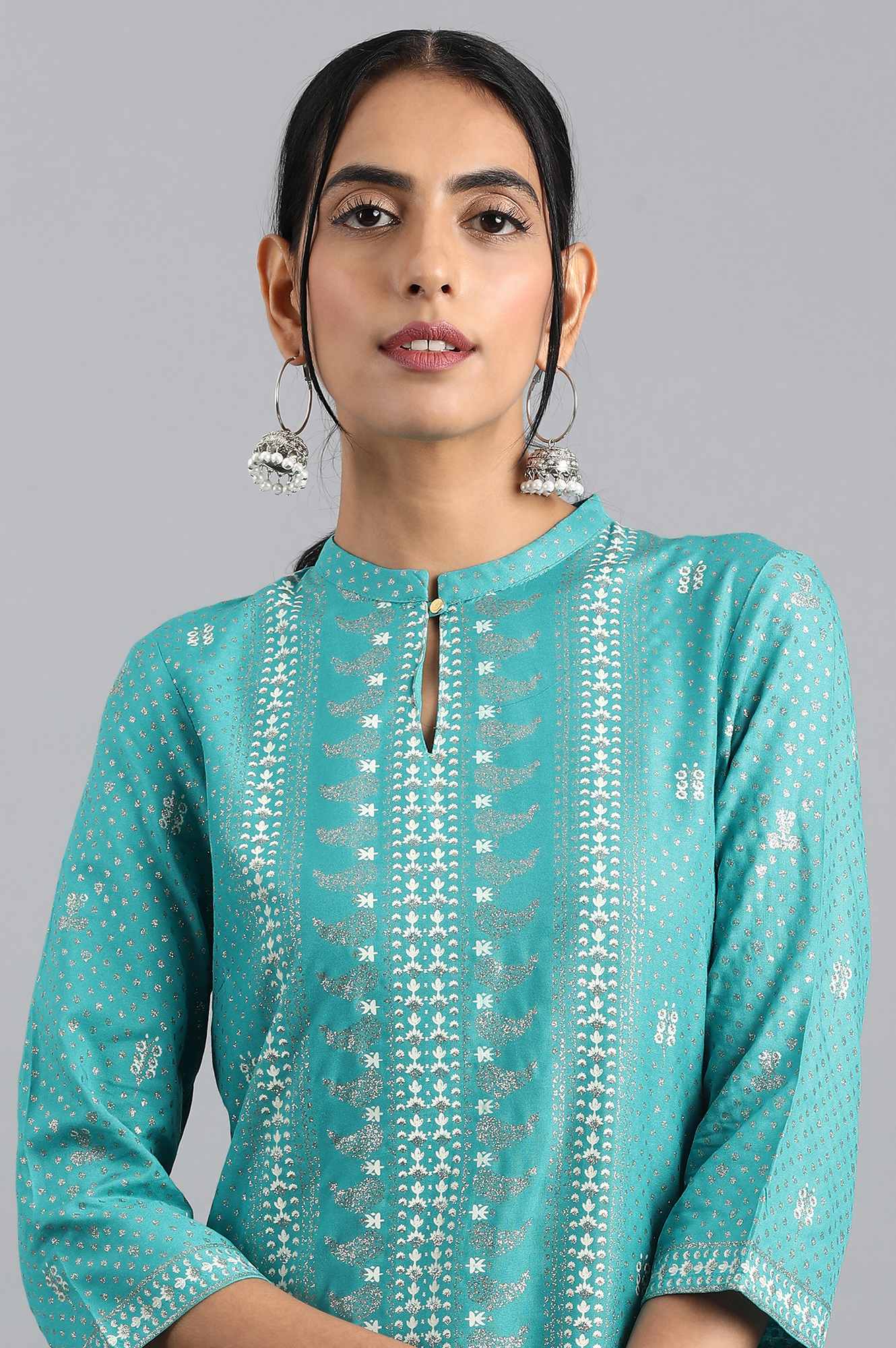 Blue Glitter Print kurta in Keyhole Neckline - Image 6