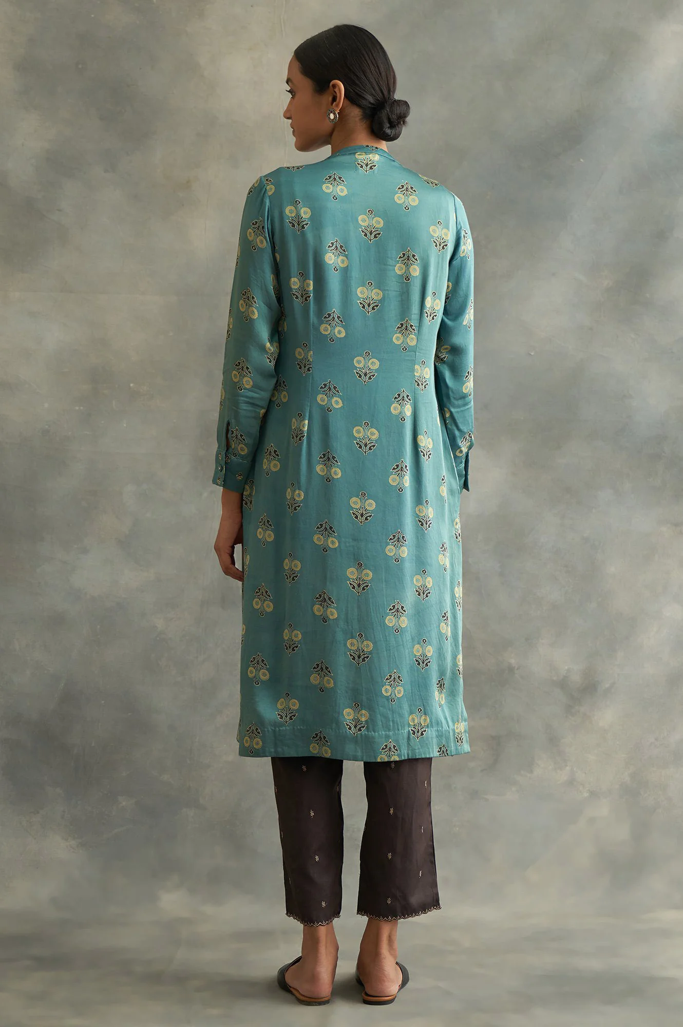 Blue Mandarin Neck Ajrakh Print kurta - Image 2