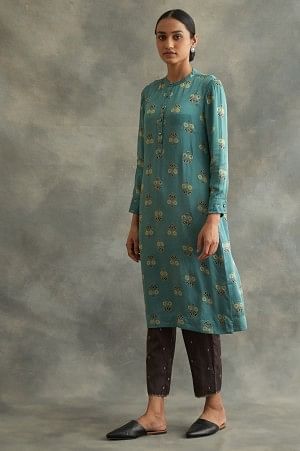 Blue Mandarin Neck Ajrakh Print kurta - Image 3