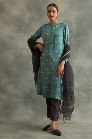 Blue Mandarin Neck Ajrakh Print kurta - Image 5