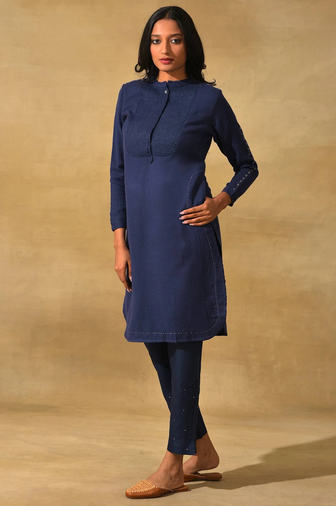 Blue Mandarin Neck Woollen kurta - Image 3