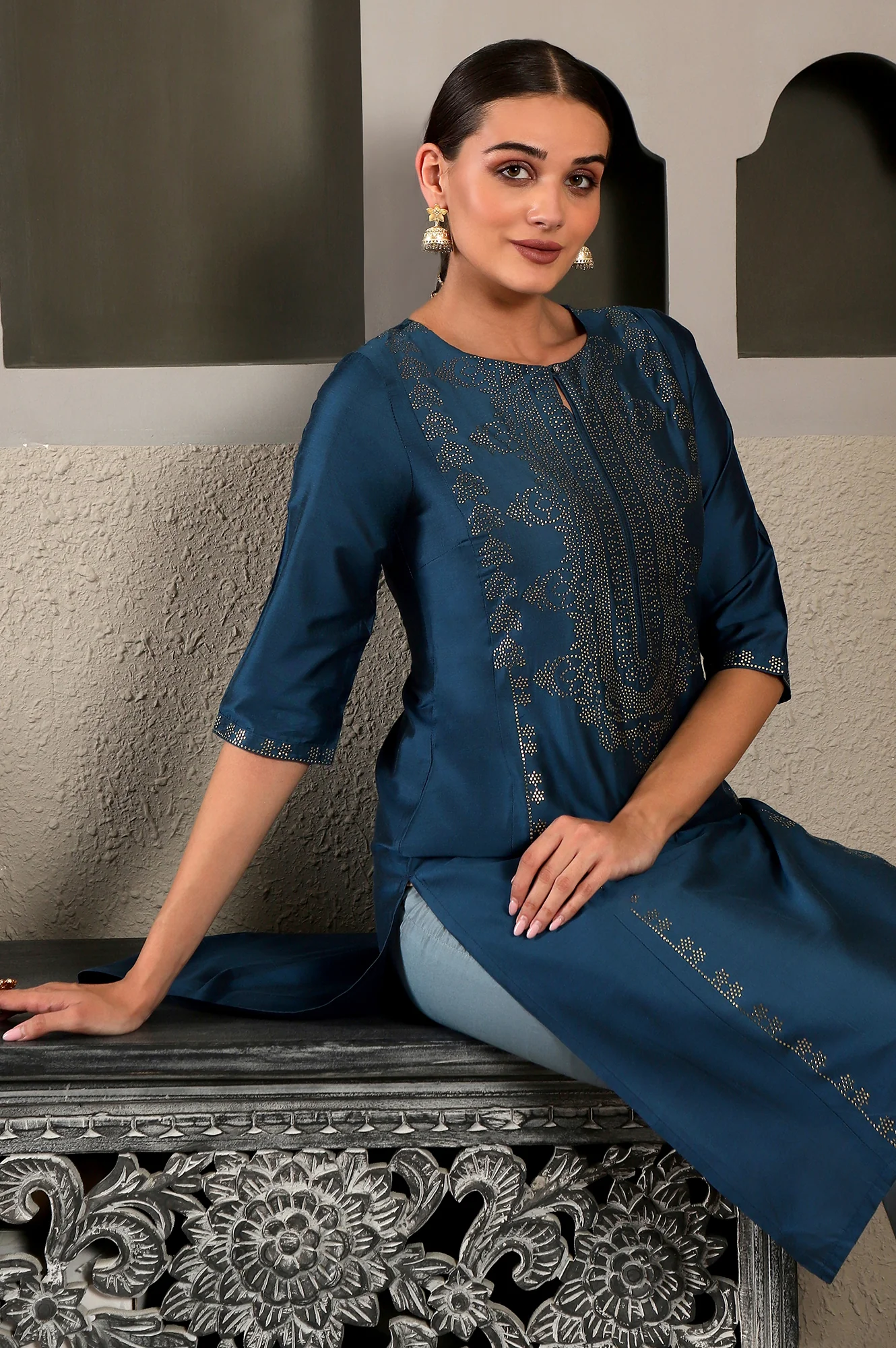 Blue Mukaish Placement Print kurta - Image 2