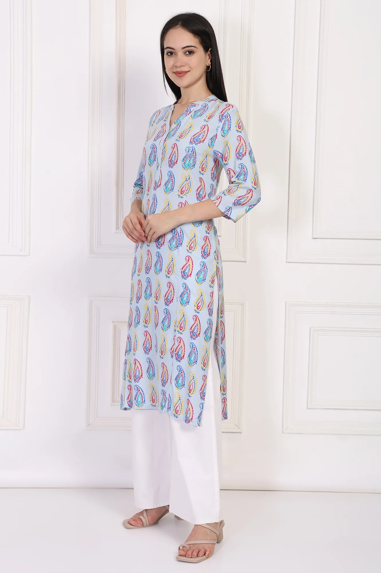 Blue Paisley Printed Straight Rayon Kurta - Image 4