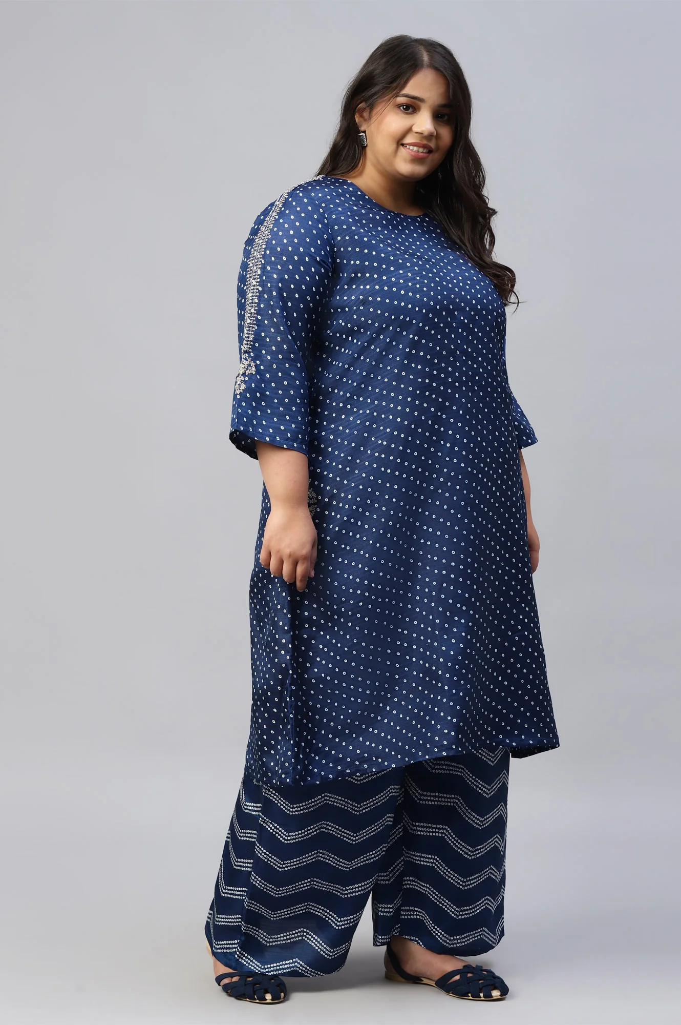 Blue Plus Size Bandhani Printed kurta With Bandhani Pants And Organza Dupatta - Image 4
