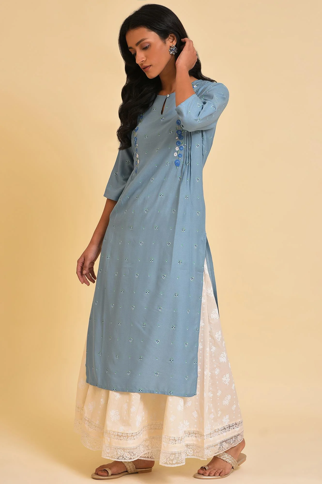 Blue Printed kurta With Embroidery - Image 3
