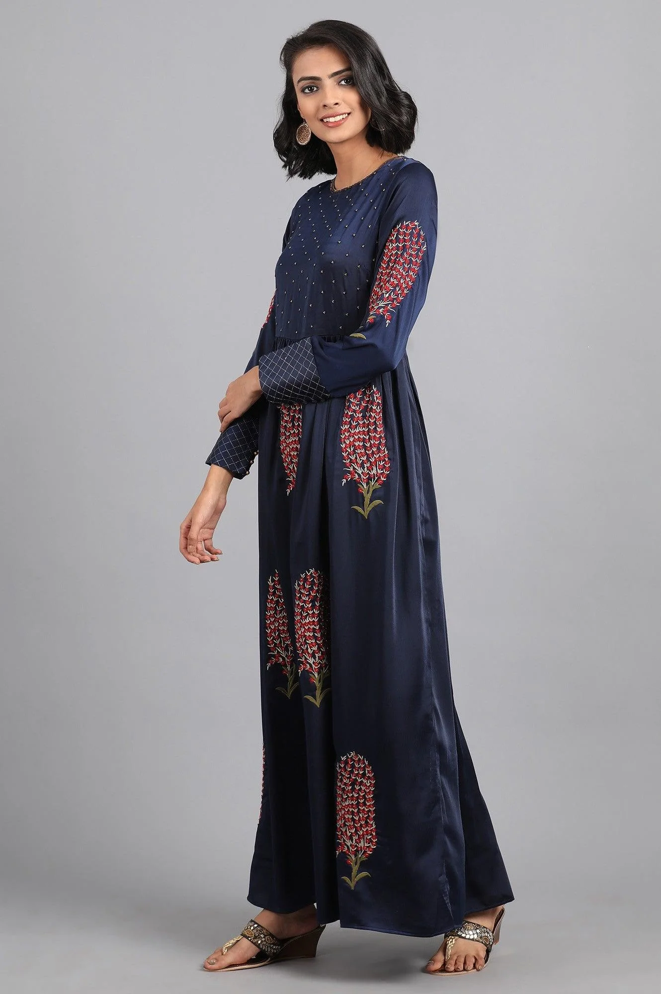 Blue Round Neck Embellished Winter kurta - Image 3