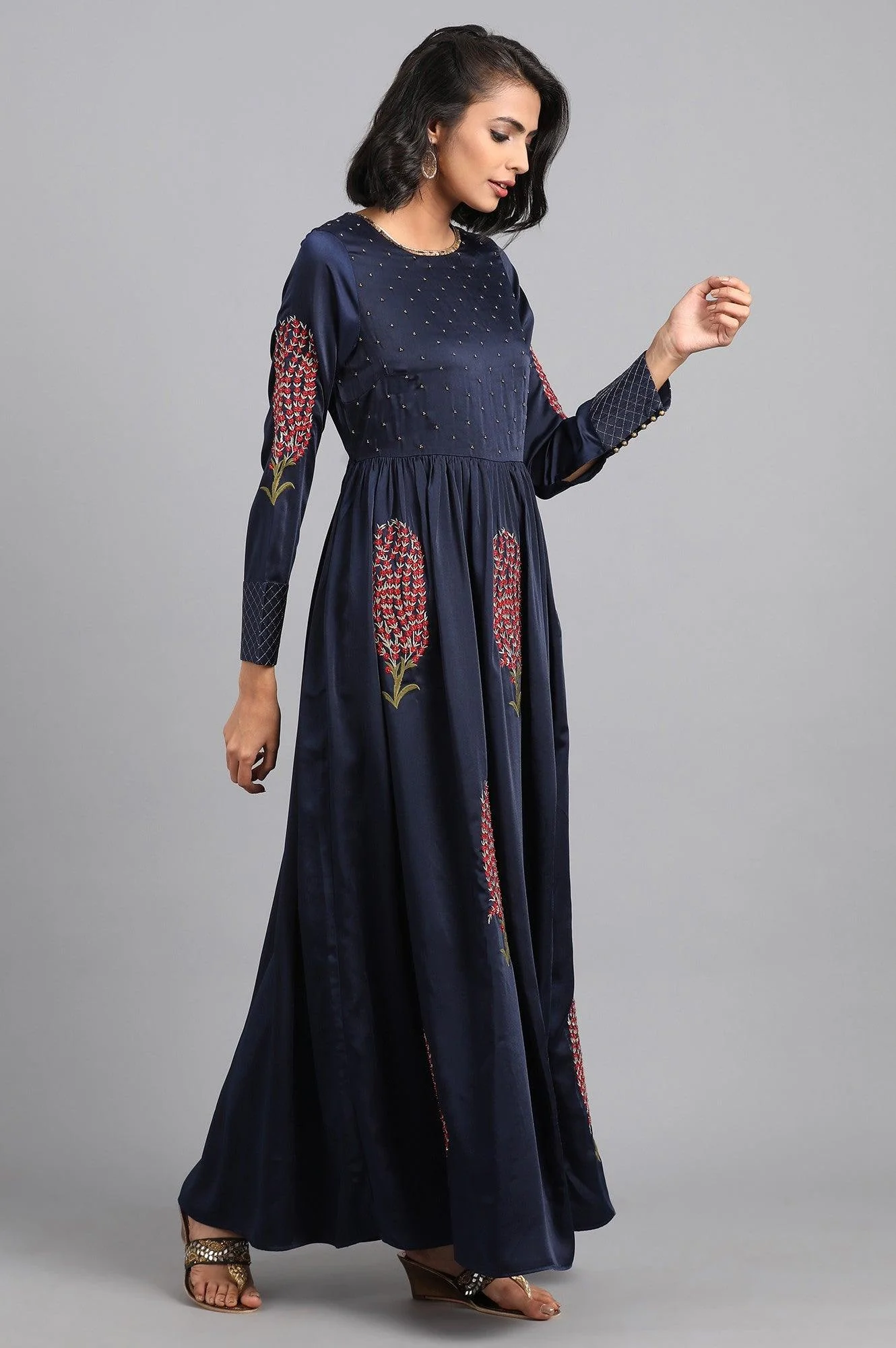 Blue Round Neck Embellished Winter kurta - Image 4
