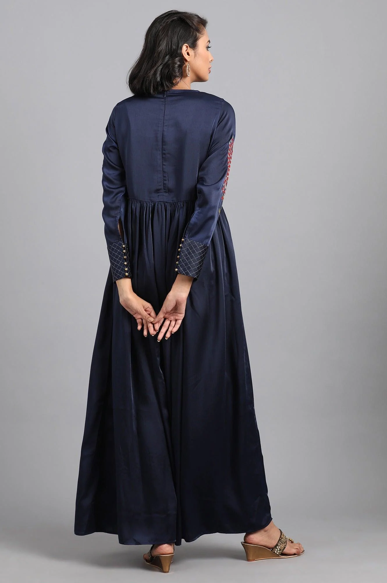 Blue Round Neck Embellished Winter kurta - Image 5