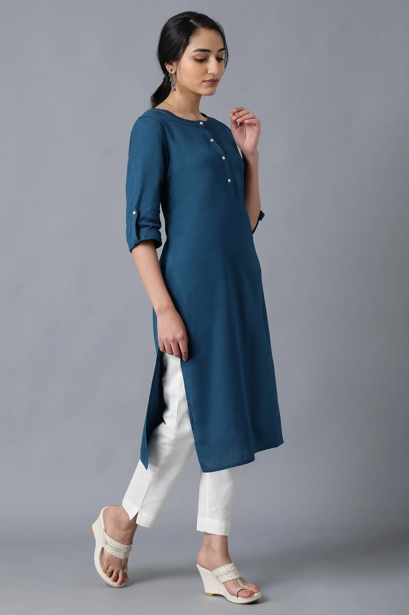 Blue Round Neck Solid kurta - Image 4