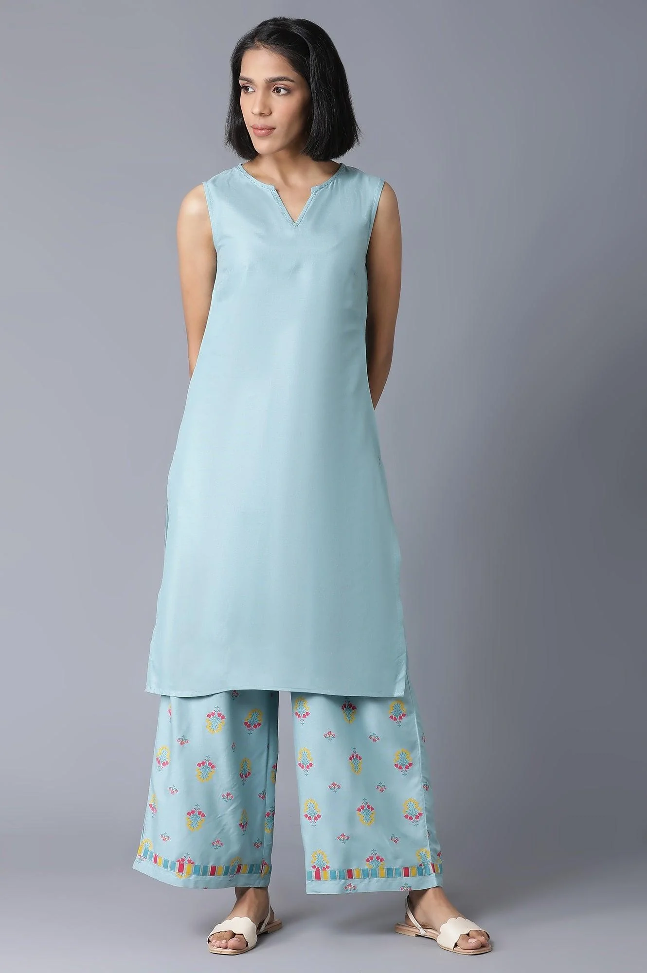 Blue Sleeveless kurta, Jacket and Parallel Pants Set - Image 7