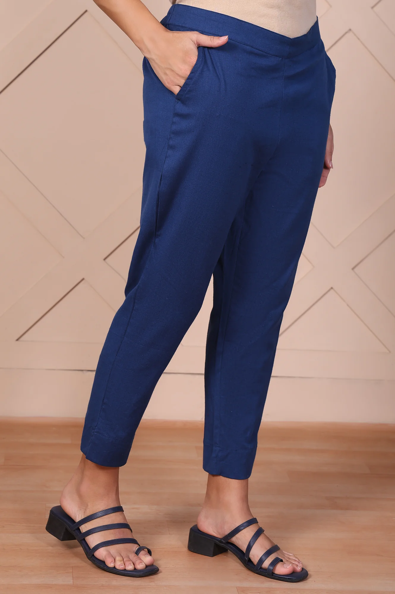 Elleven Women's Blue Solid Cotton Flax Mid Rise Ankle Length Slim Fit Trouser - Image 3