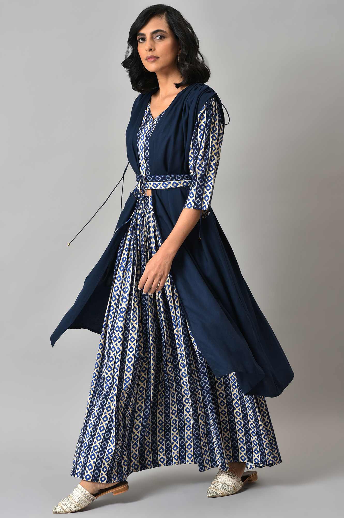 Blue Solid Cape with Ikkat Printed Crop Top and Skirt Co-ord Set - Image 3