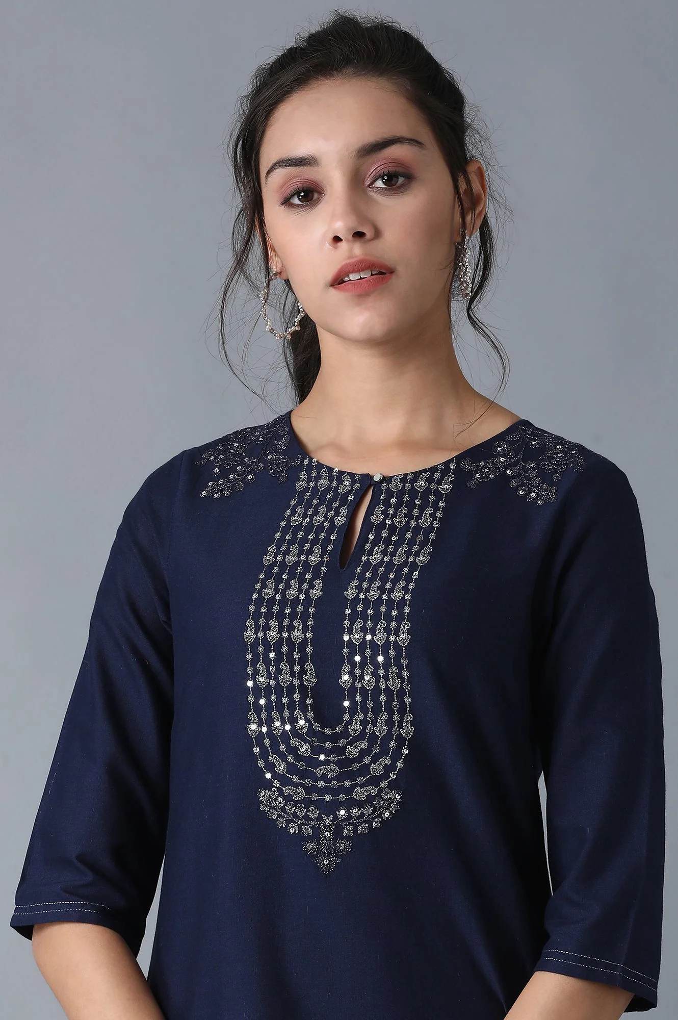 Blue Solid kurta with Embroidery on Yoke - Image 6