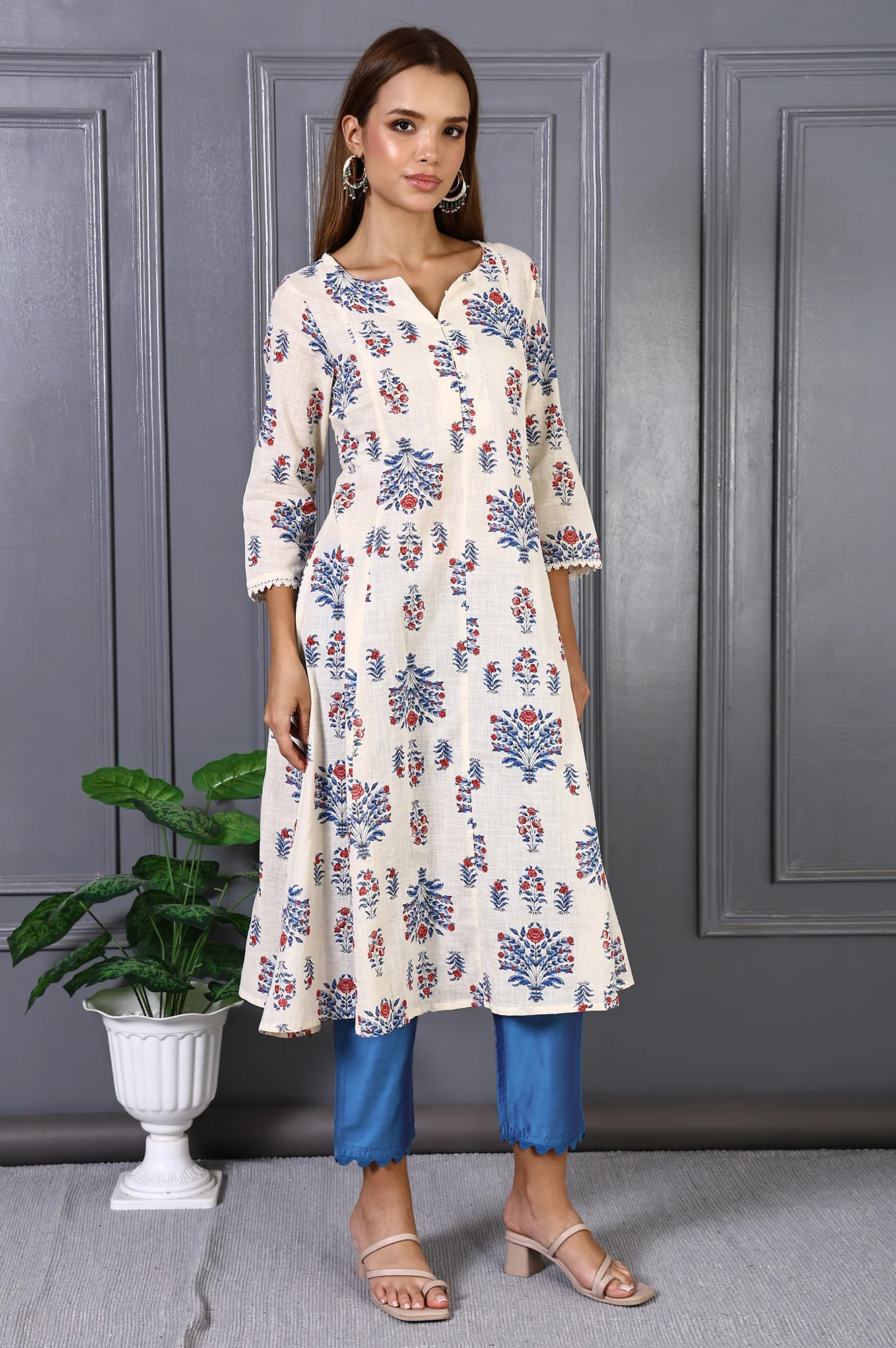Blue Solid Lace Mid-Rise Straight Pant - Image 4
