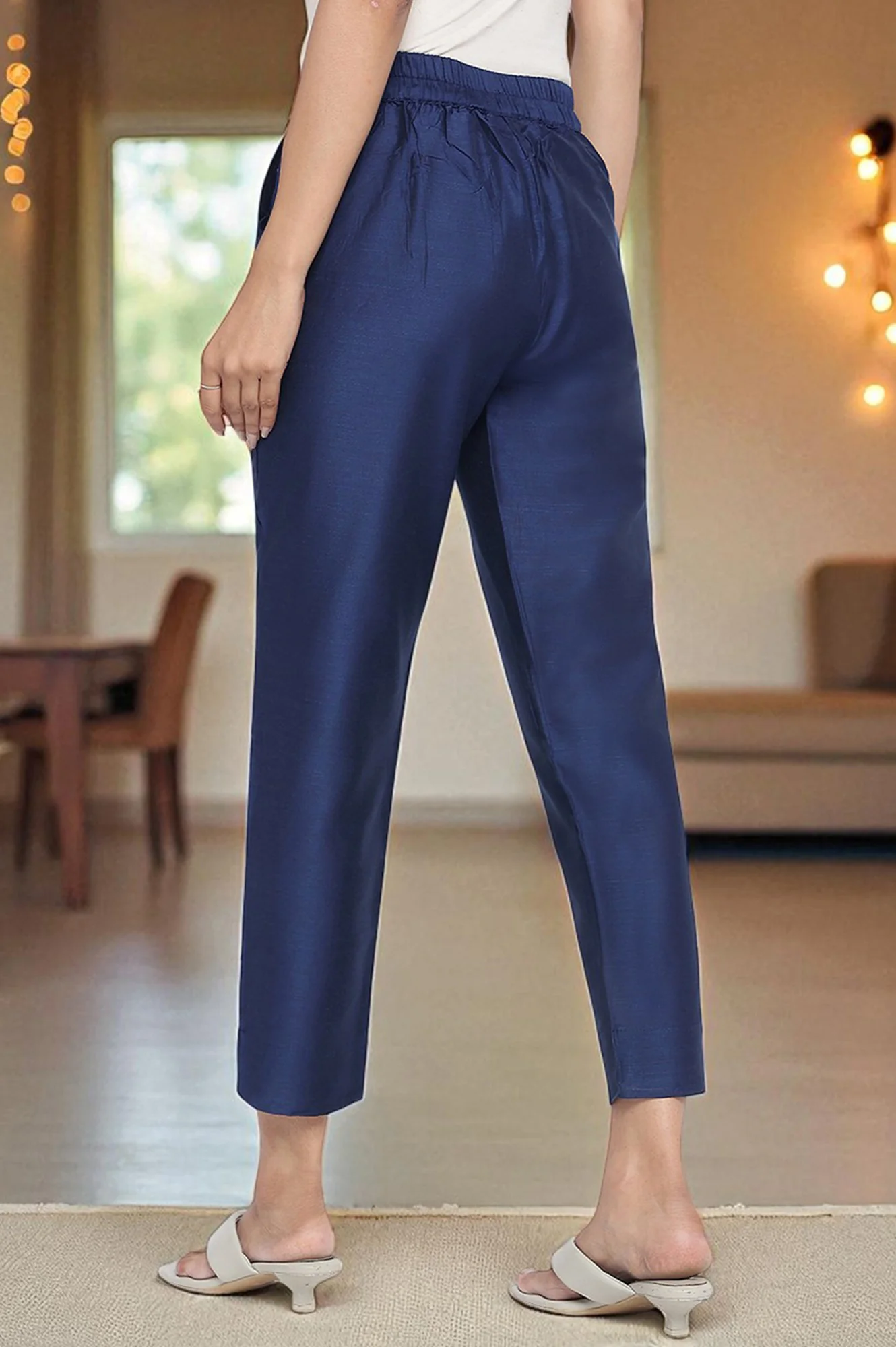 Elleven Women's Blue Solid Mid Rise Slub Trousers in Ankle Length - Image 4