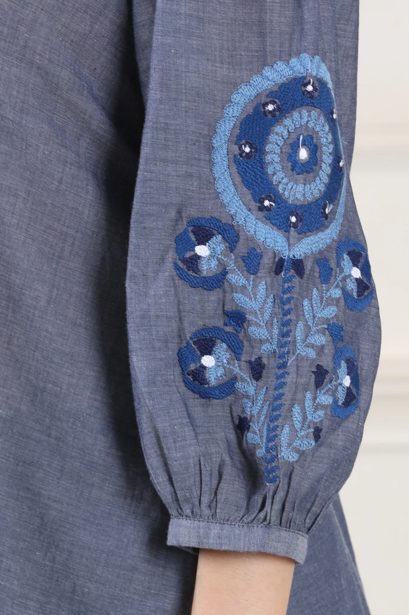 Blue Solid Pure Cotton Chambray Embroidered Top - Image 7