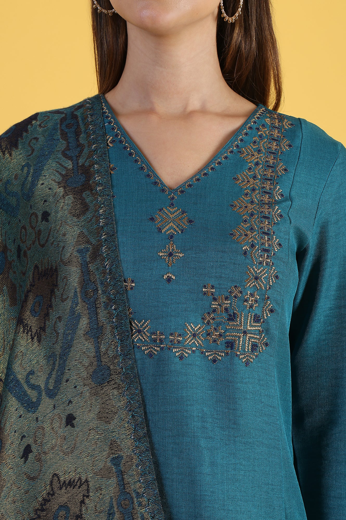 Blue Solid Zari Straight Kurta & Straight pant with Shawl Set - Image 3