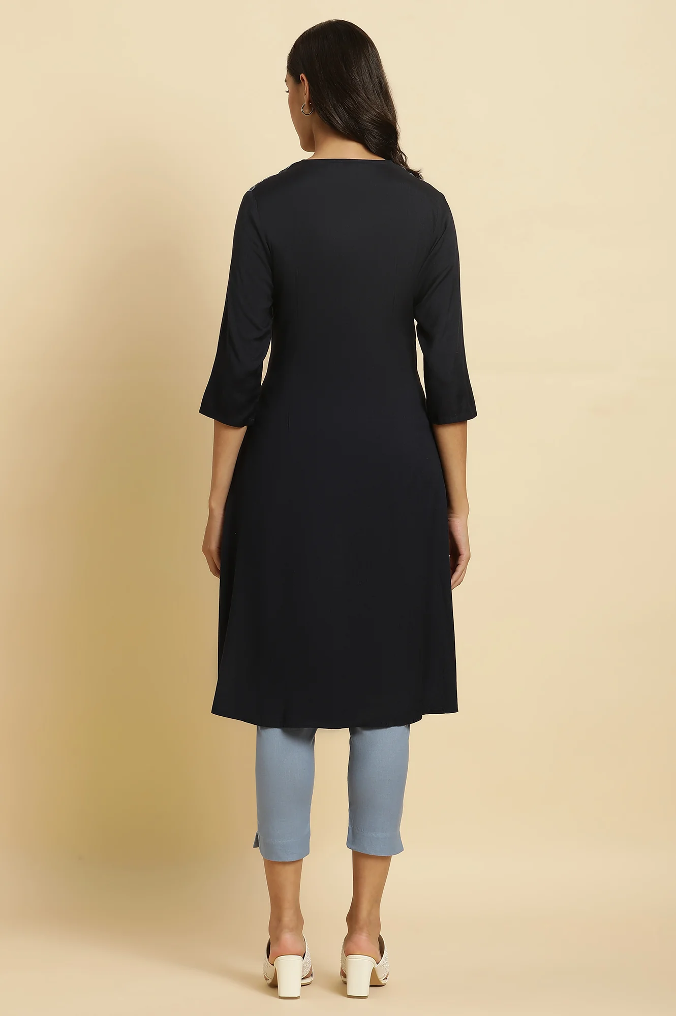 Blue Suzani Motif Dobby Kurta - Image 3